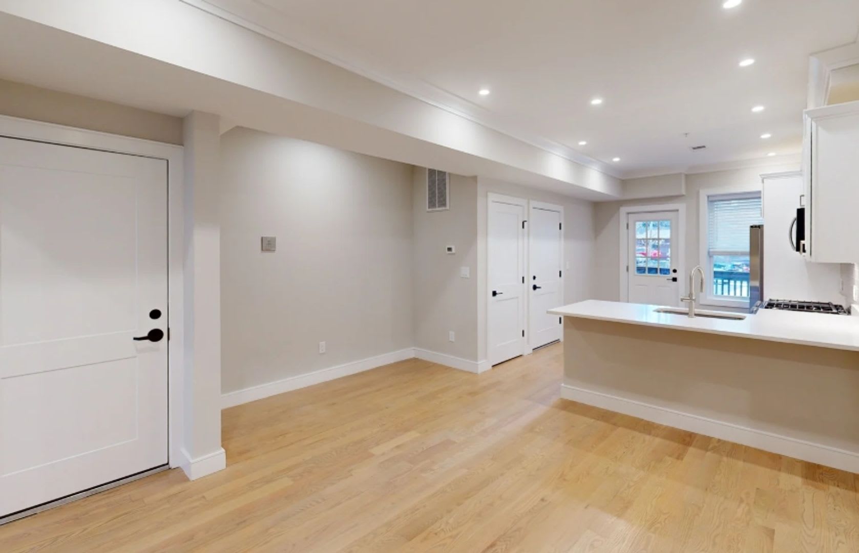 Charming 4 Bedroom-No Broker Fee – photo 1