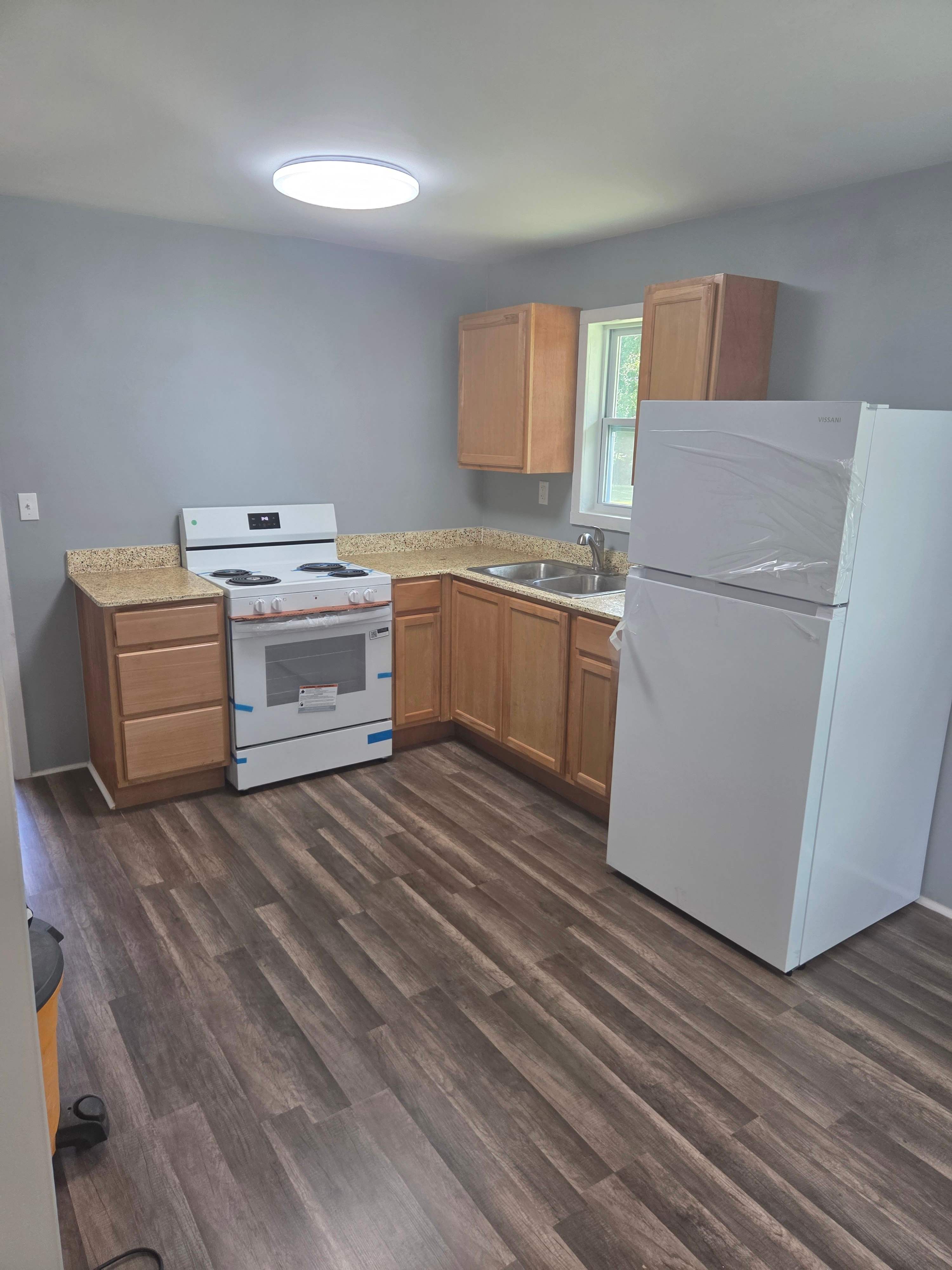 206 Clover St – photo 1 of 12