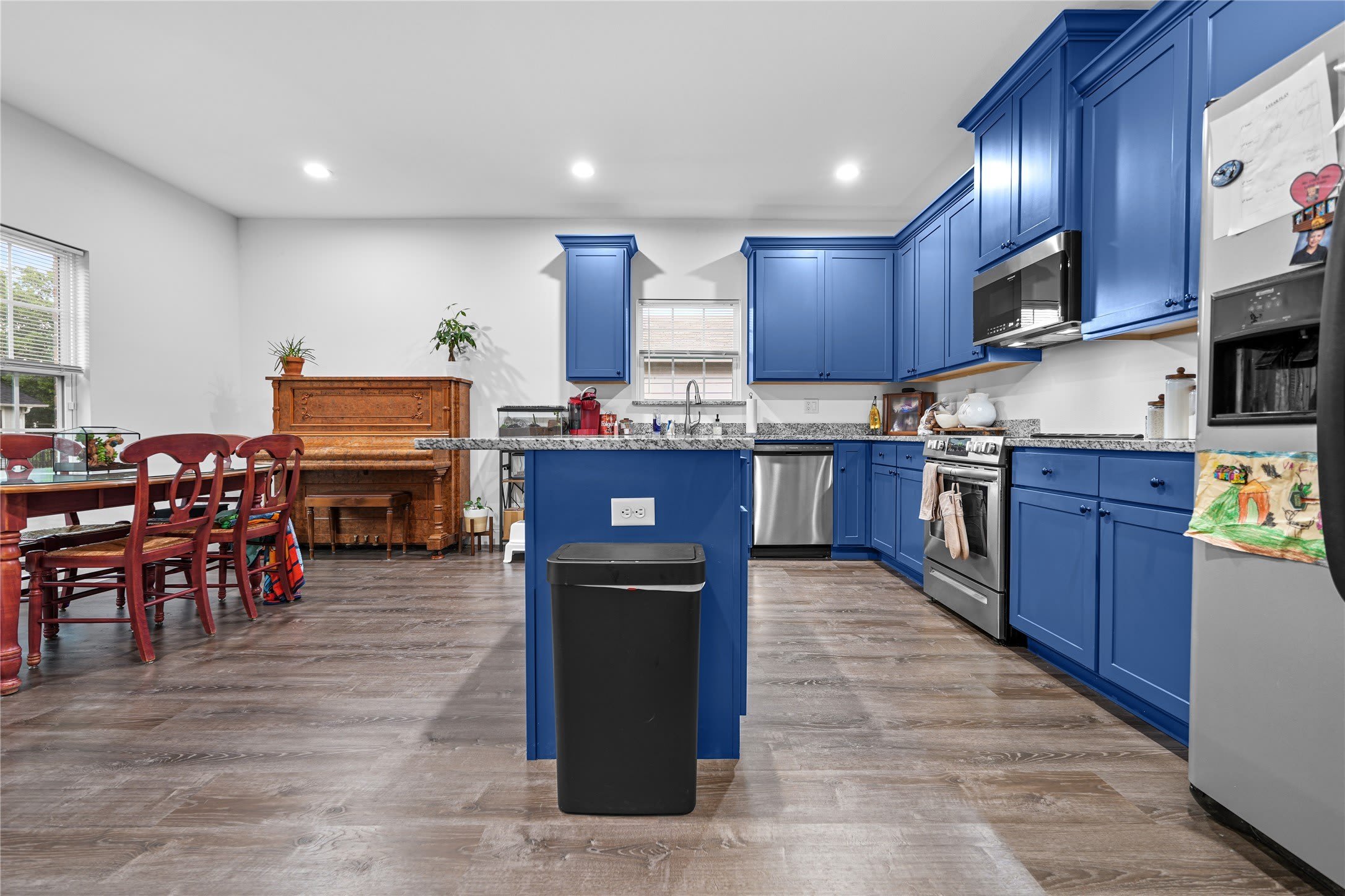 3103 Barling Street – photo 1 of 171