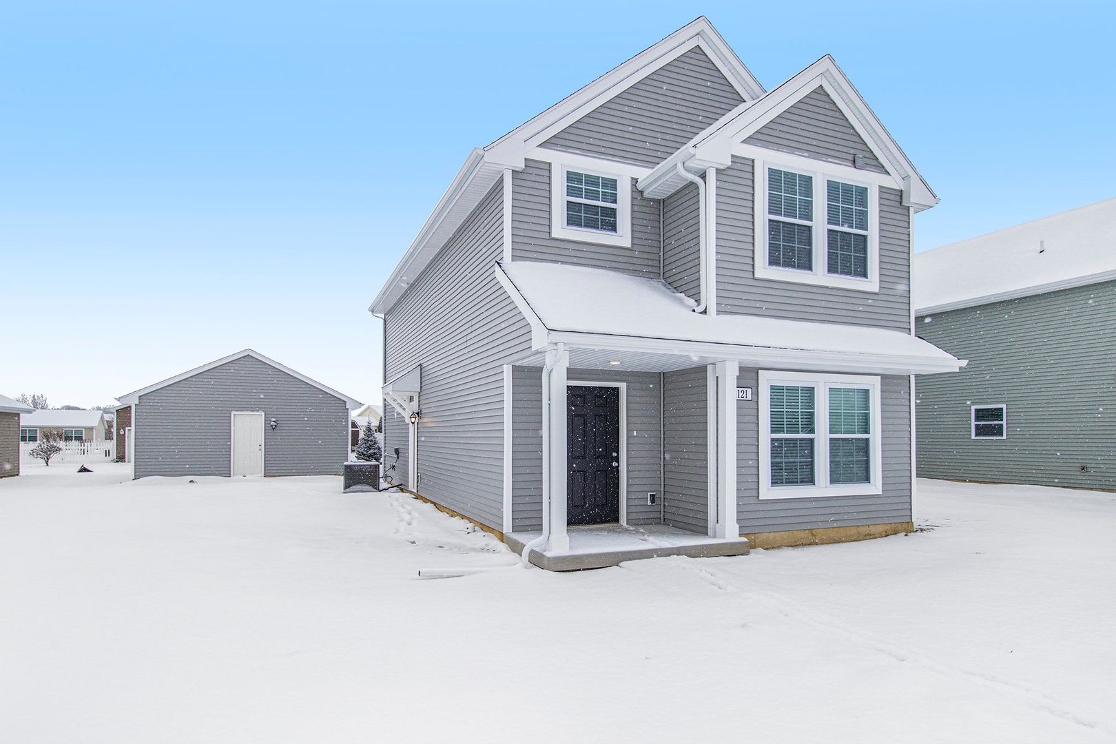 910 Dora Lane – photo 1 of 25