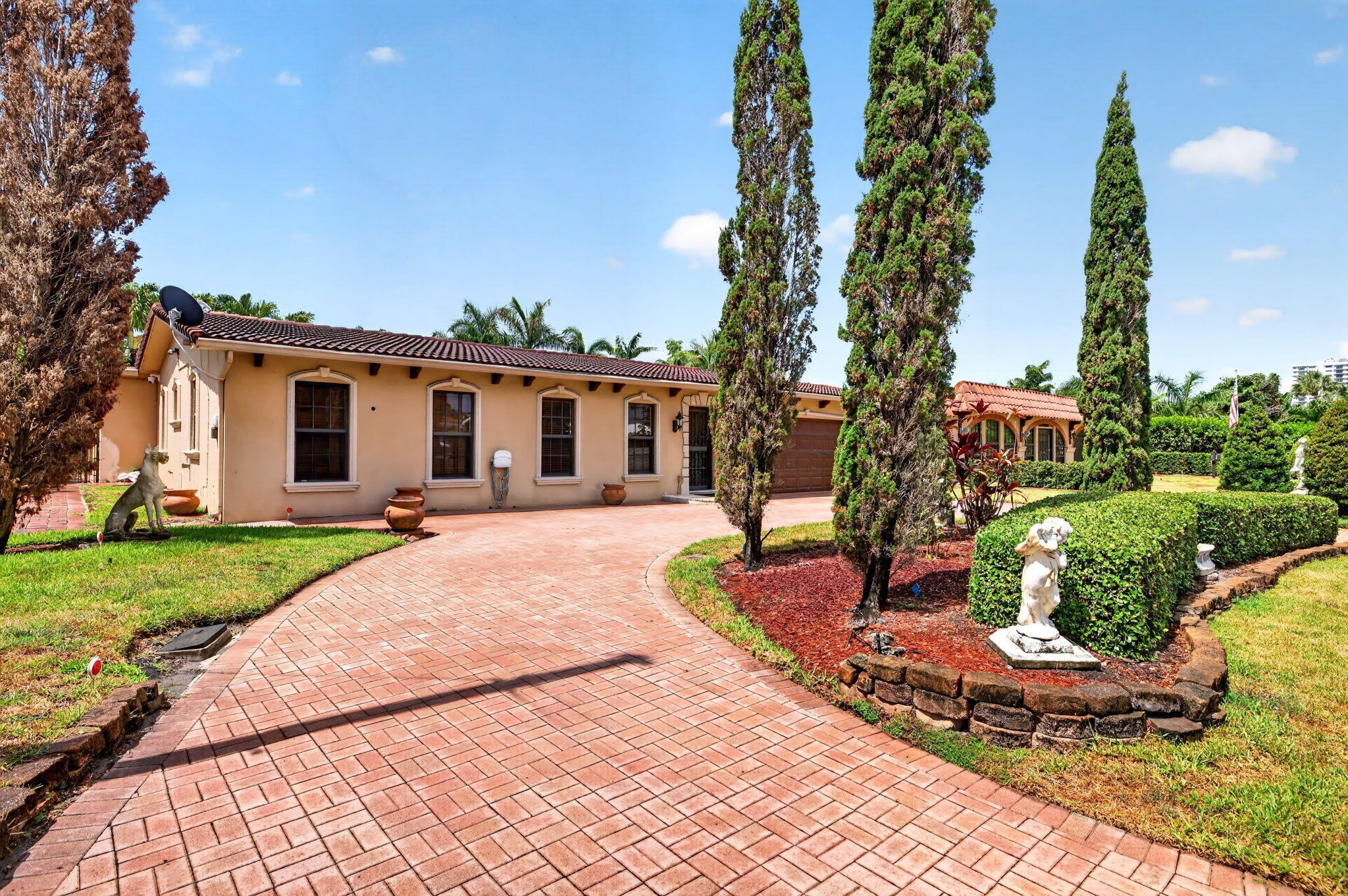 2060 Tropic Isle – photo 1