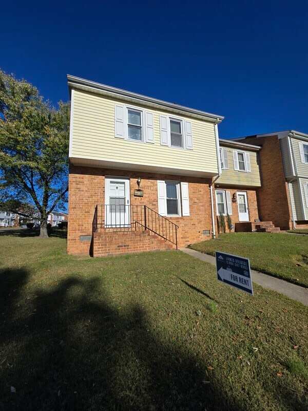 4400 Foxden Dr – photo 1 of 12
