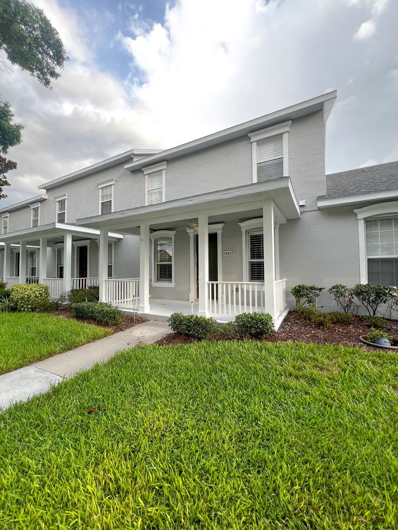 WATER & ELECTRICITY-INCLUDED IN RENT! MOVE IN END OF AUGUST! FANTASTIC 3x2.5 WITH 2 CAR GARAGE!! – photo 1