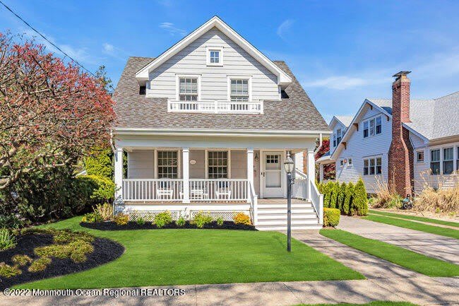 1405 4Th Avenue – photo 1
