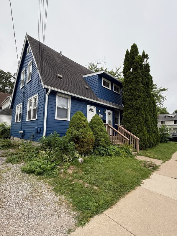 900 Woodlawn Avenue – photo 1