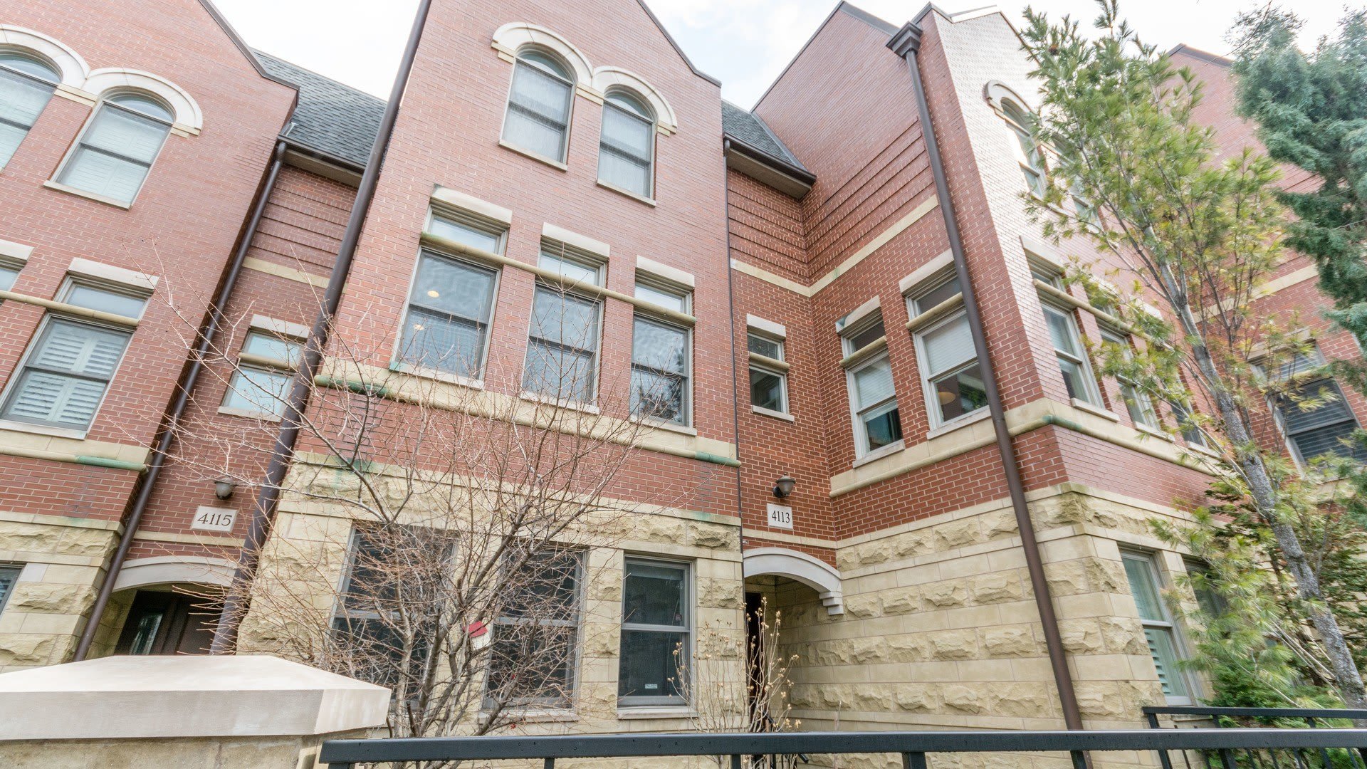 4113 N Southport Avenue – photo 1