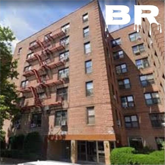 2400 E 3rd Street – photo 1