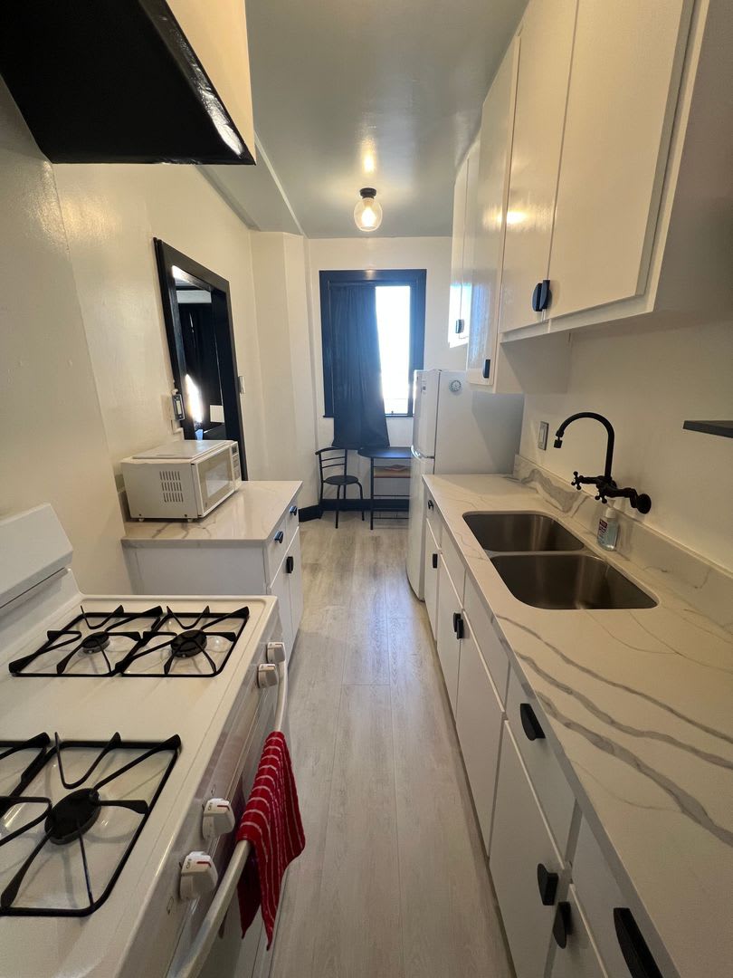 Modern Downtown Long Beach Studio Utilities Included – photo 1