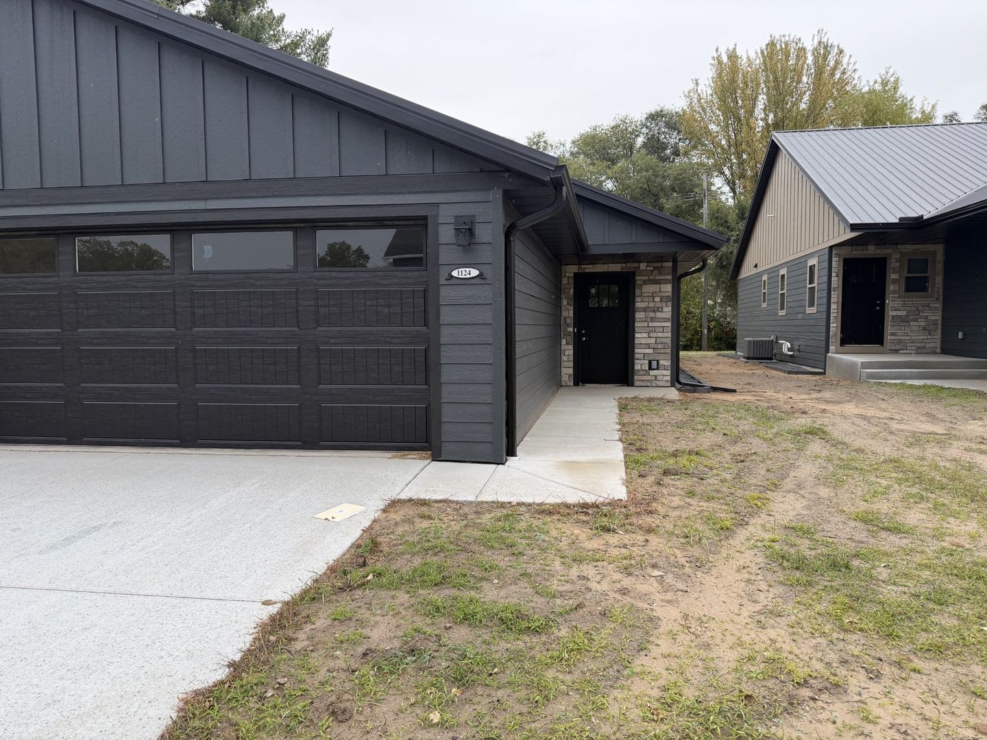 1124 Garfield Ave – photo 1 of 32