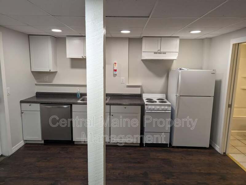 34 Washington Ave – photo 1 of 12