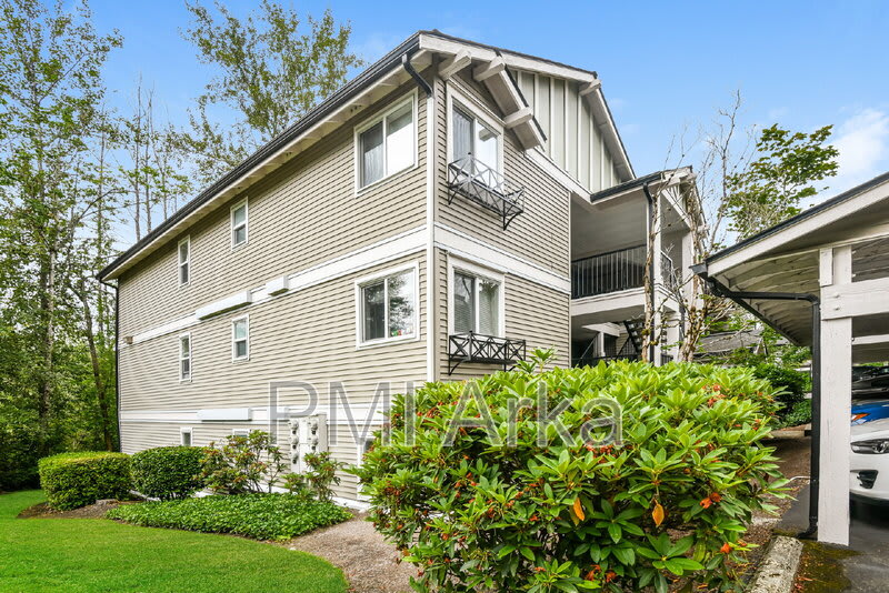 11309 NE 128th St – photo 1