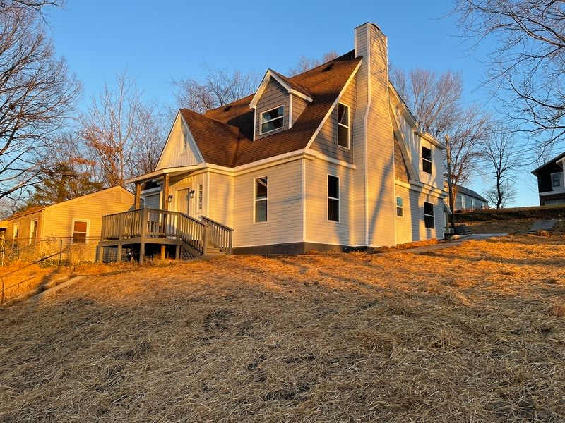 202 E Columbia Ave – photo 1