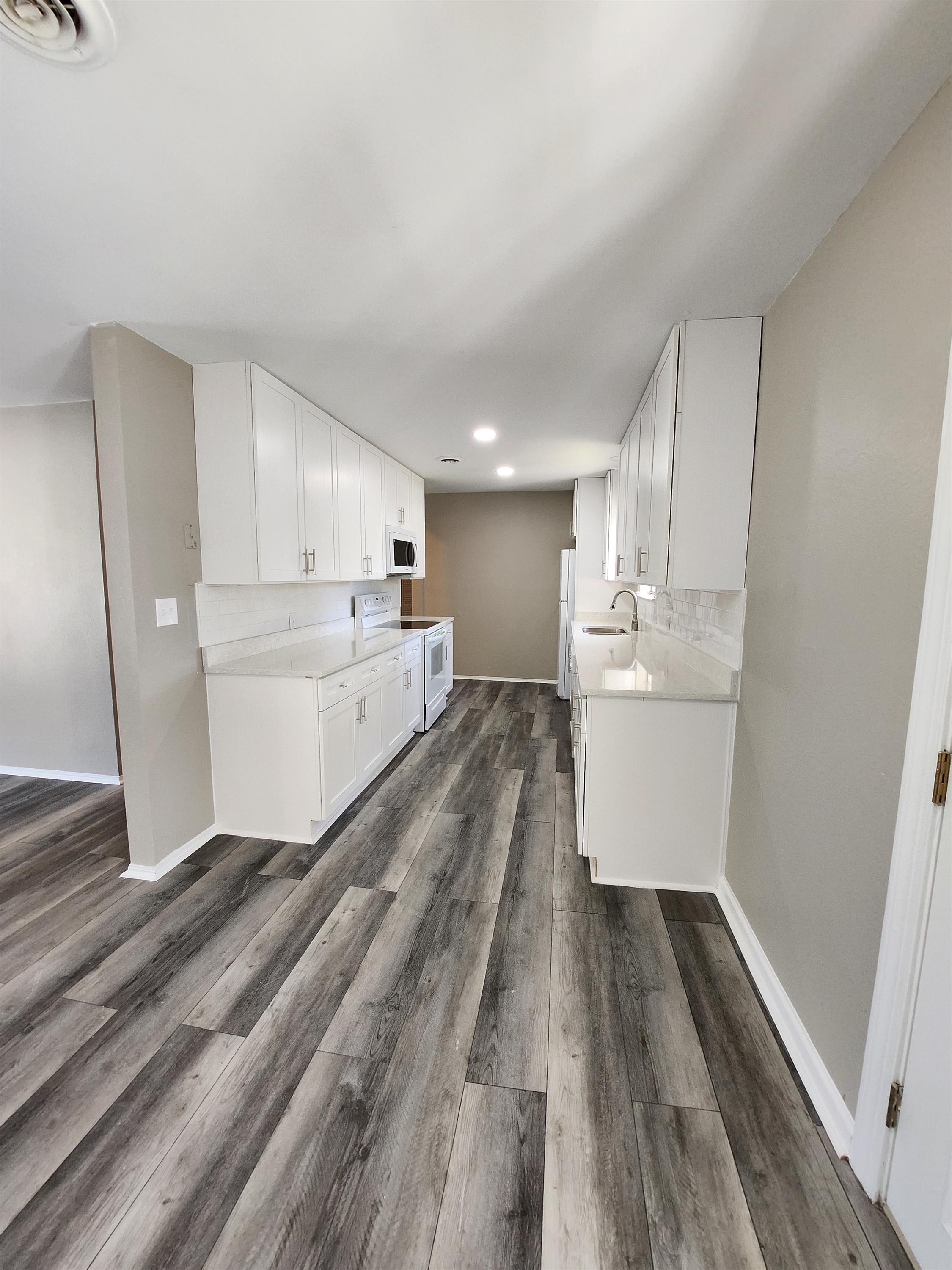 2919 Chatsworth RdD – photo 1 of 11