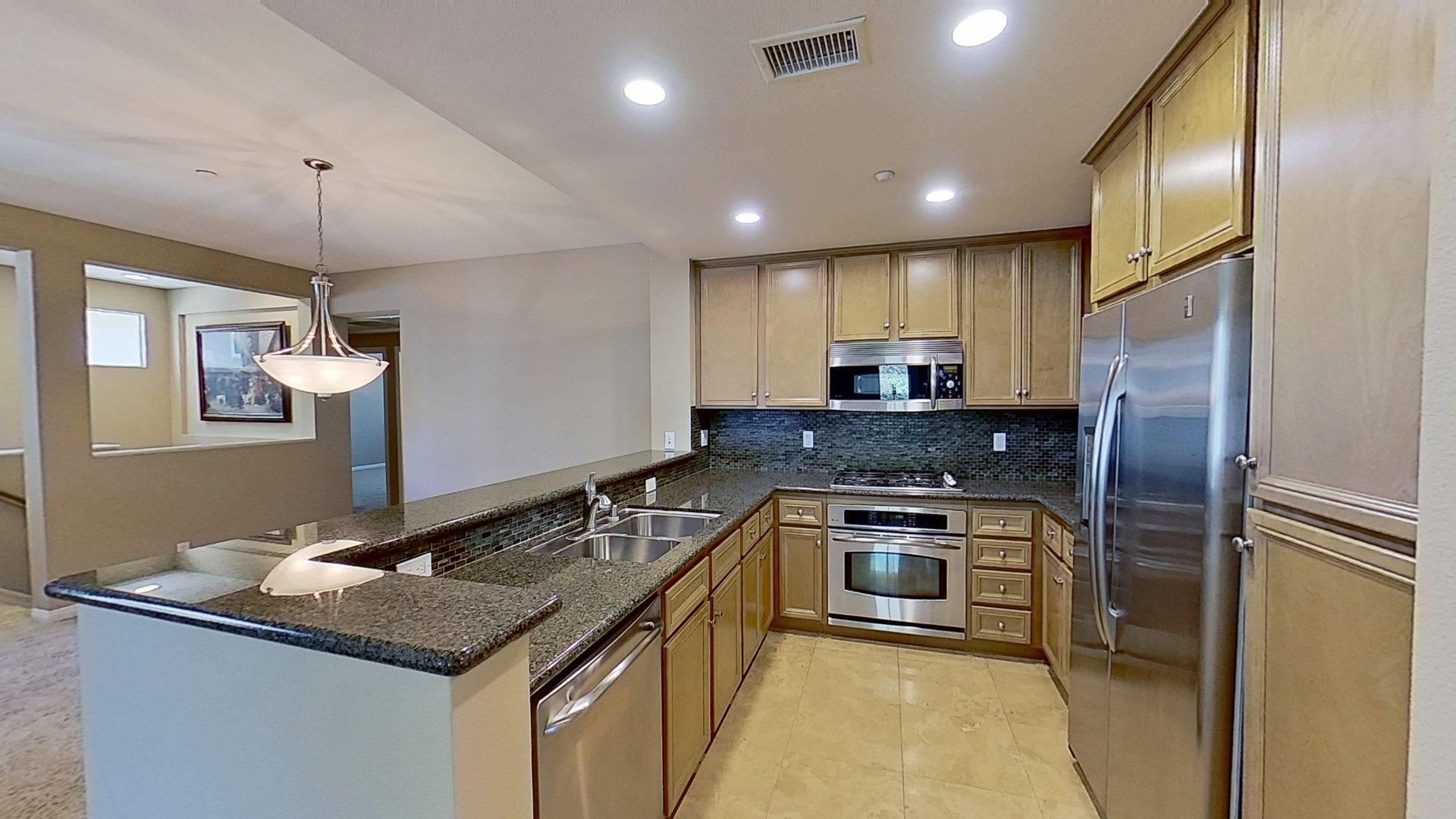 Move In Promo 32 Meridian Dr Aliso Viejo Spacious 1 500 Sqft 2 Bed 2 Bed Townhouse With Community Amenities – photo 1 of 27