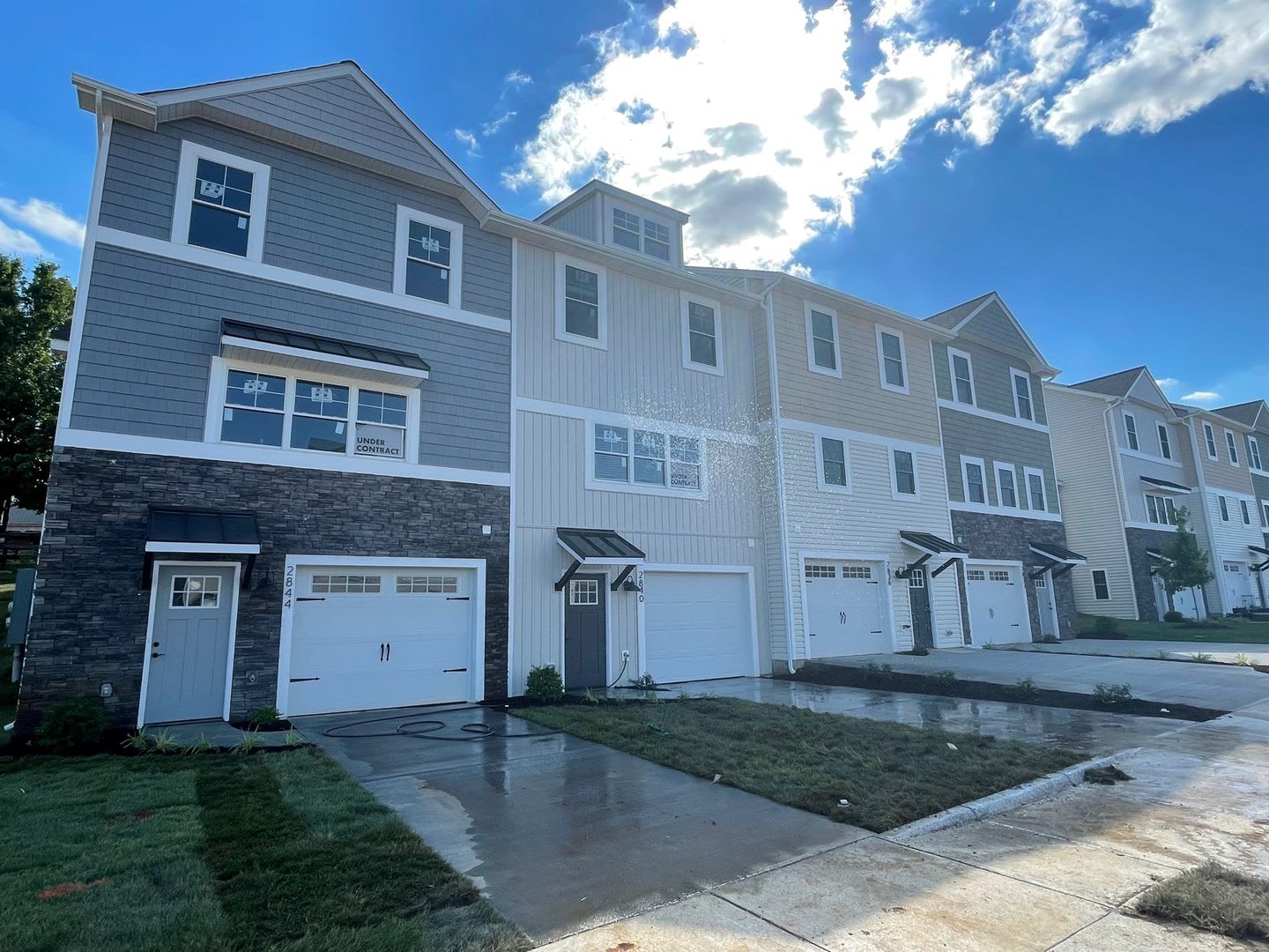 Spacious Luxury Townhome! Outstanding Location! – photo 1 of 35