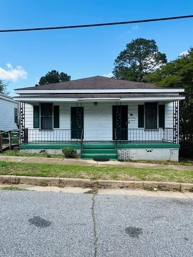 109 Comer Street – photo 1 of 9