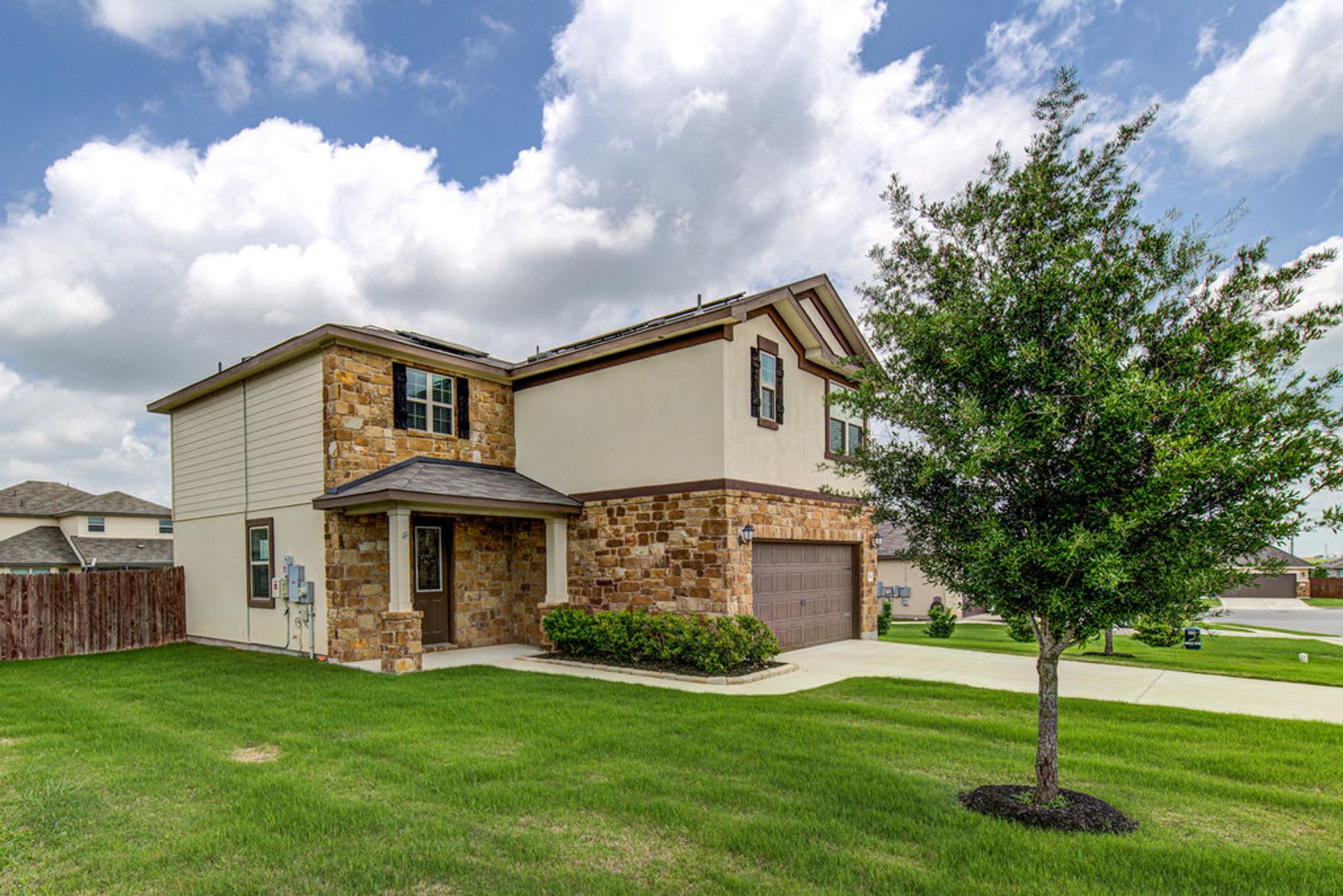 Two Weeks Free Rent Beautiful 3 Bedroom 2 5 Bath Energy Efficient Home In The Desirable Verona Community – photo 1 of 255