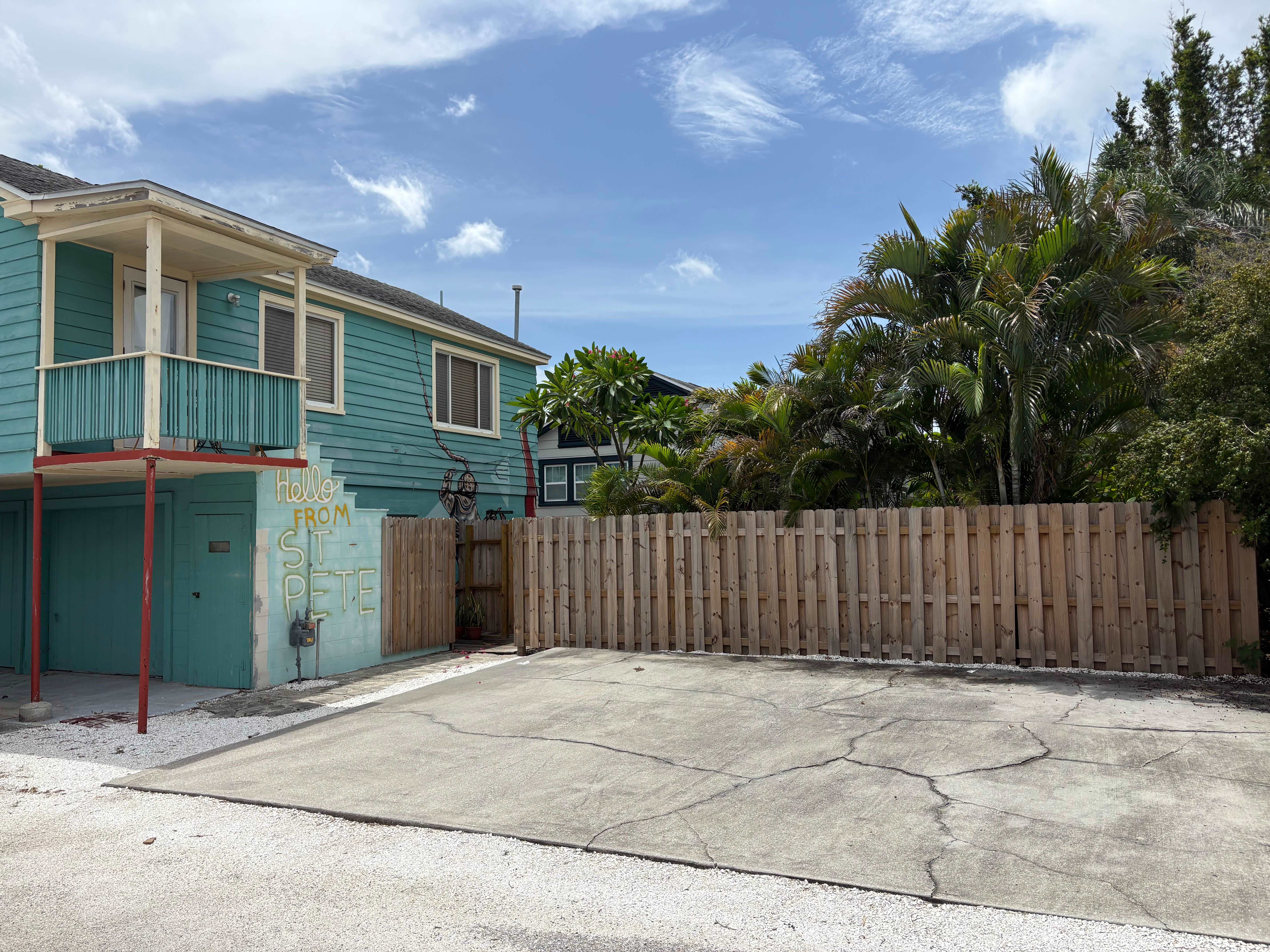 2635 Dartmouth Avenue North – photo 1