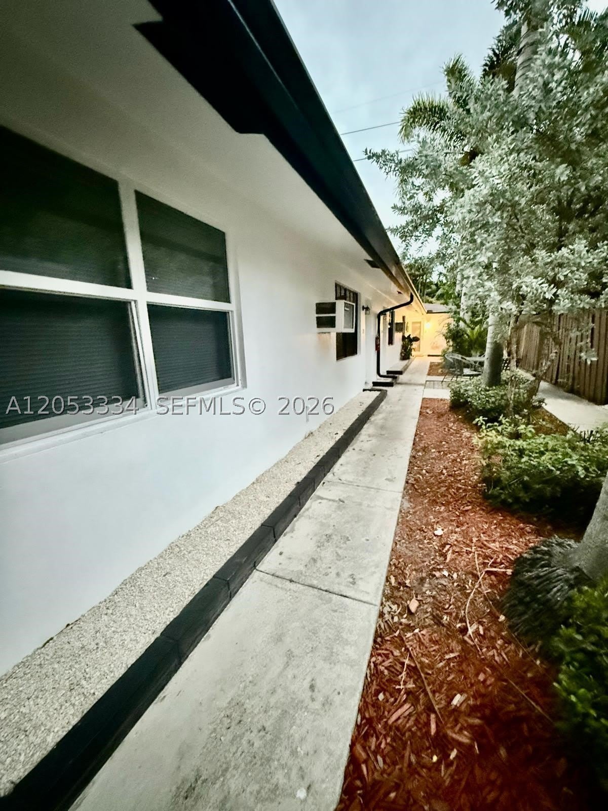 1240 NE 12th Ave – photo 1