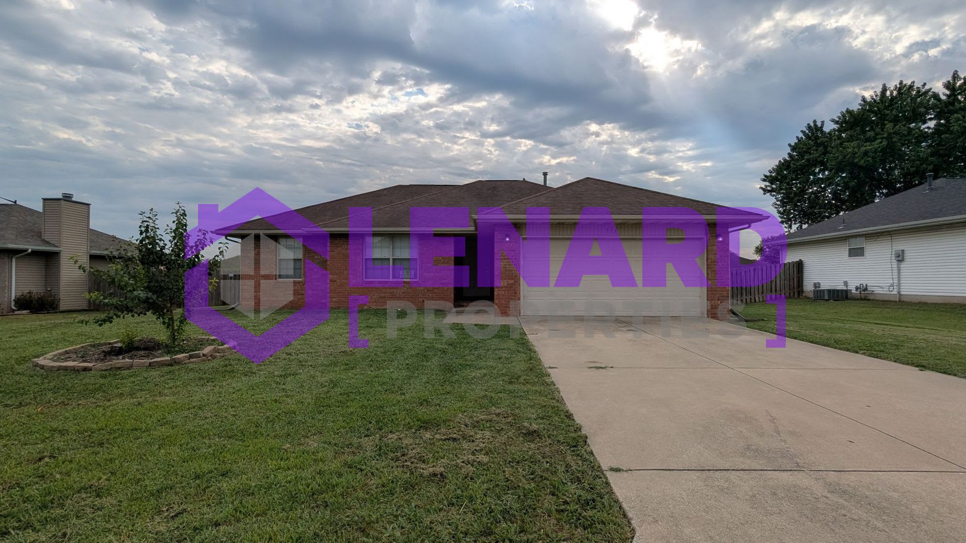 Spacious 3 Bedroom Home! – photo 1 of 12