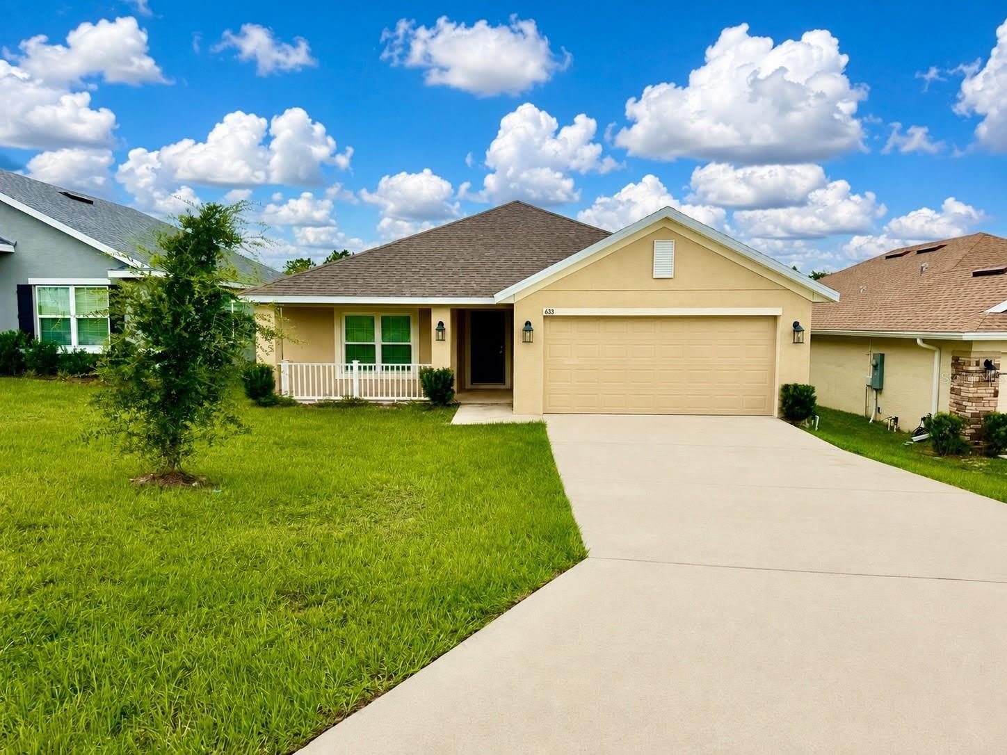 633 W REXFORD Drive – photo 1 of 51