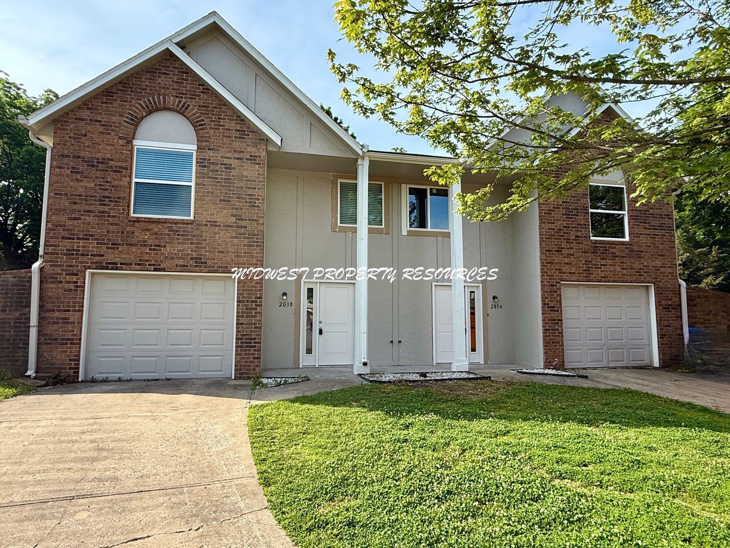 Large Updated 3 Bedroom 2 Bath Duplex In Lee S Summit – photo 1 of 356