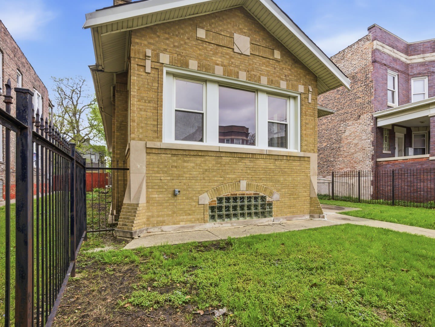 7815 S Emerald Avenue – photo 1