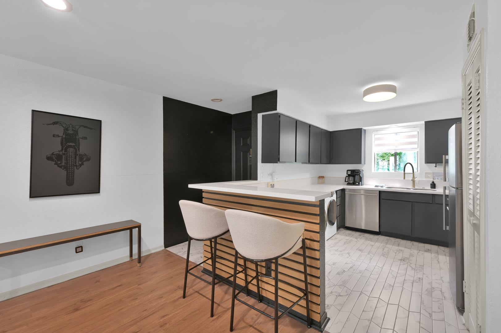 Wonderful 1 Bed 1 Bath In Convenient Location – photo 1 of 245