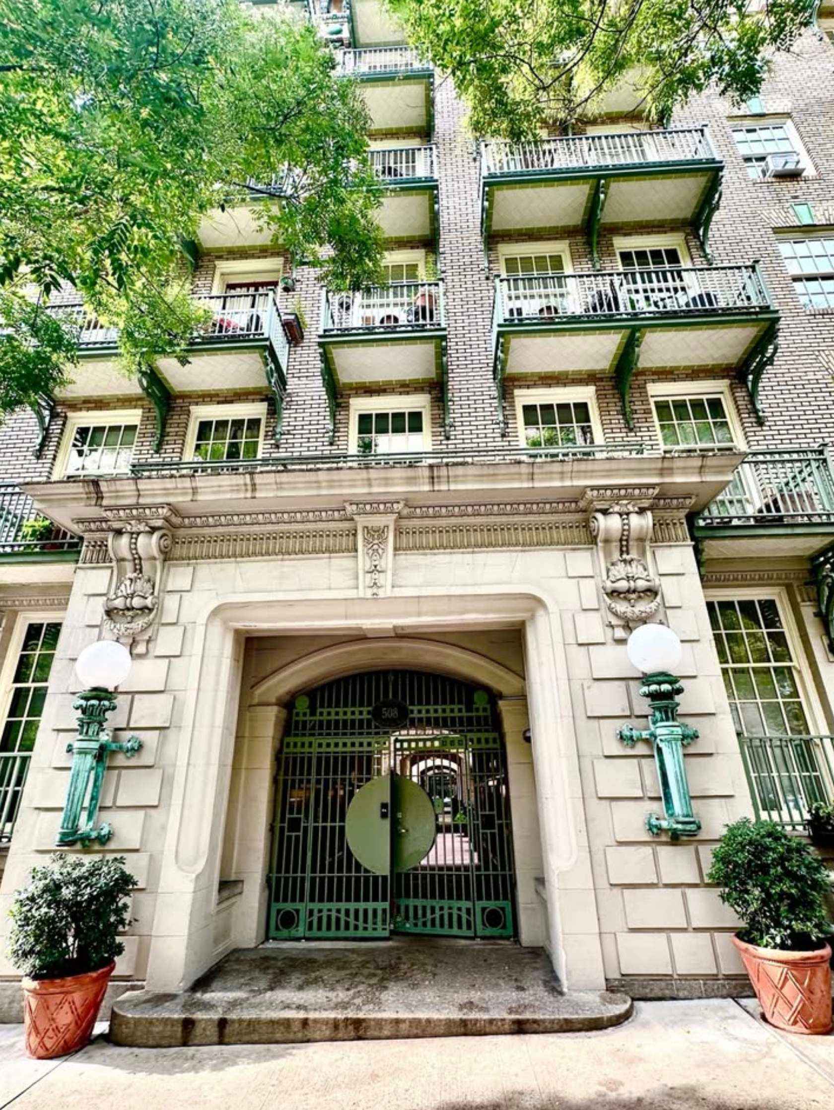508 East 78th Street – photo 1