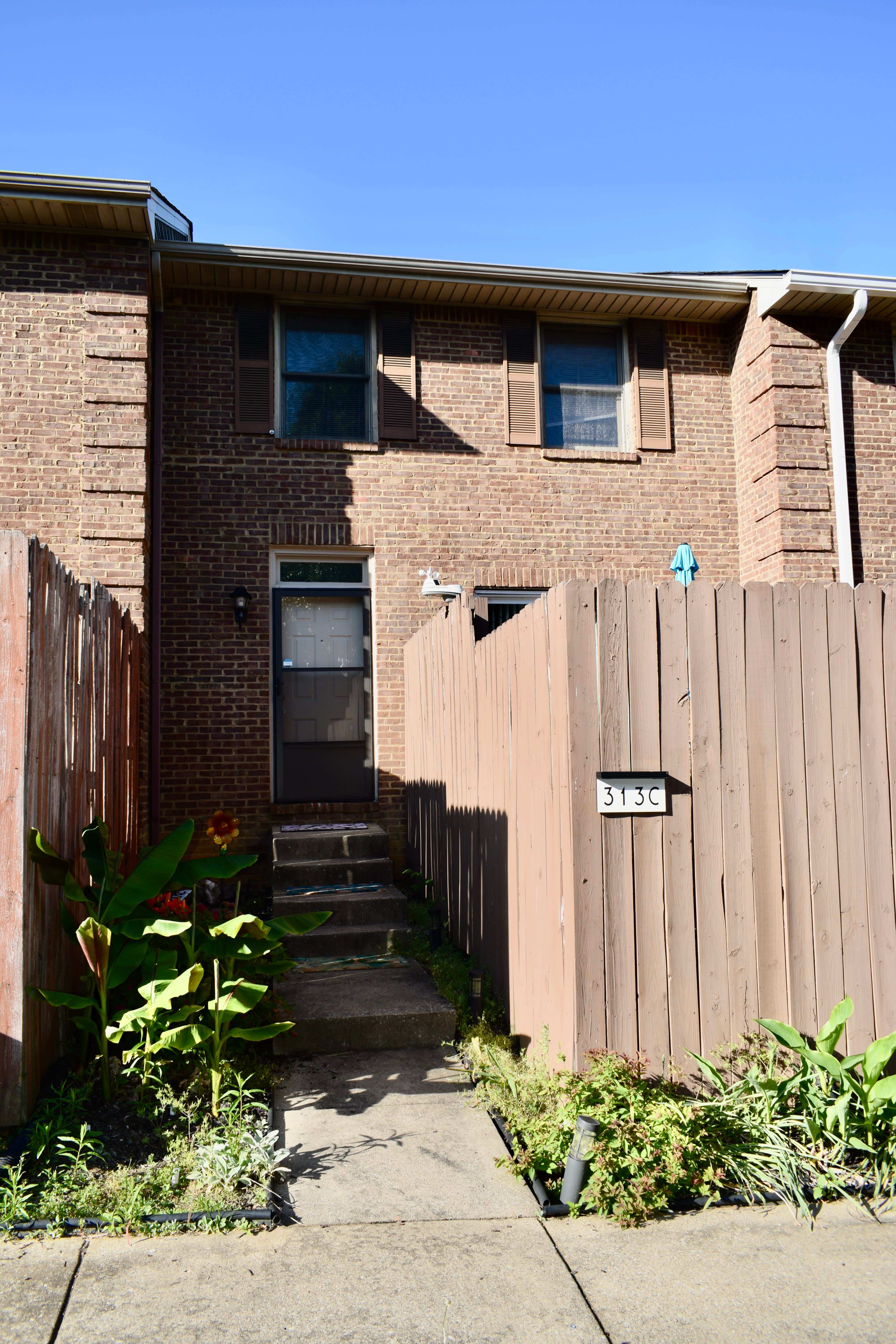 313 Bainbridge Drive – photo 1