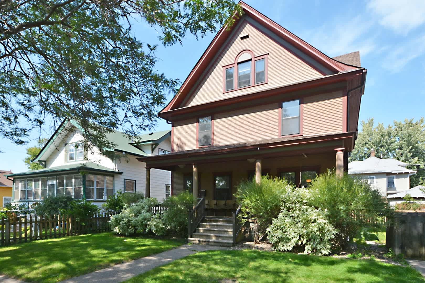 Charming 4Br Duplex In Merriam Park Available 9 11 – photo 1