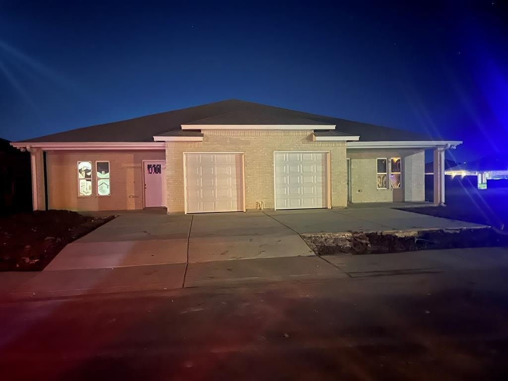 1009 Julia St. – photo 1 of 20
