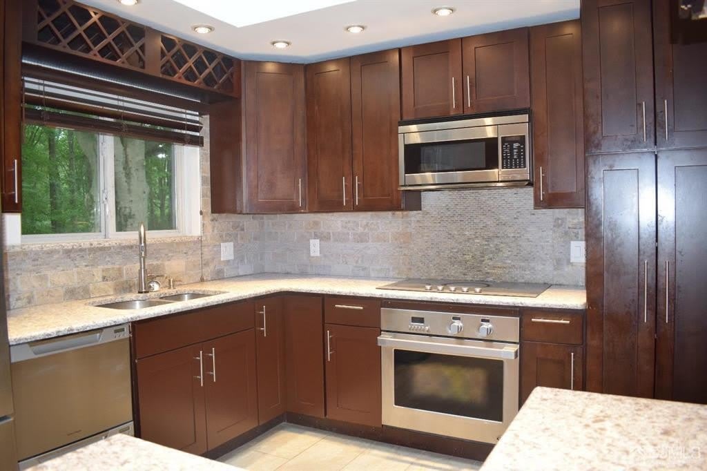13 Pinter Lane – photo 1 of 18