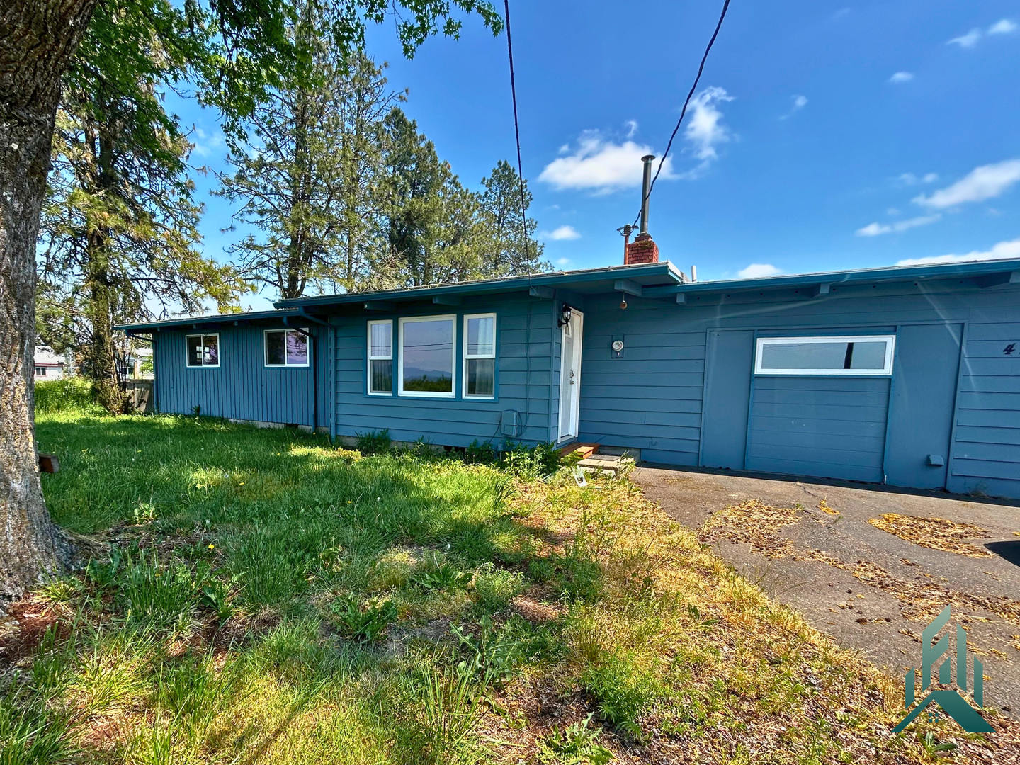 Freshly Updated 4 Bedroom Home Near Downtown Corvallis – photo 1 of 15