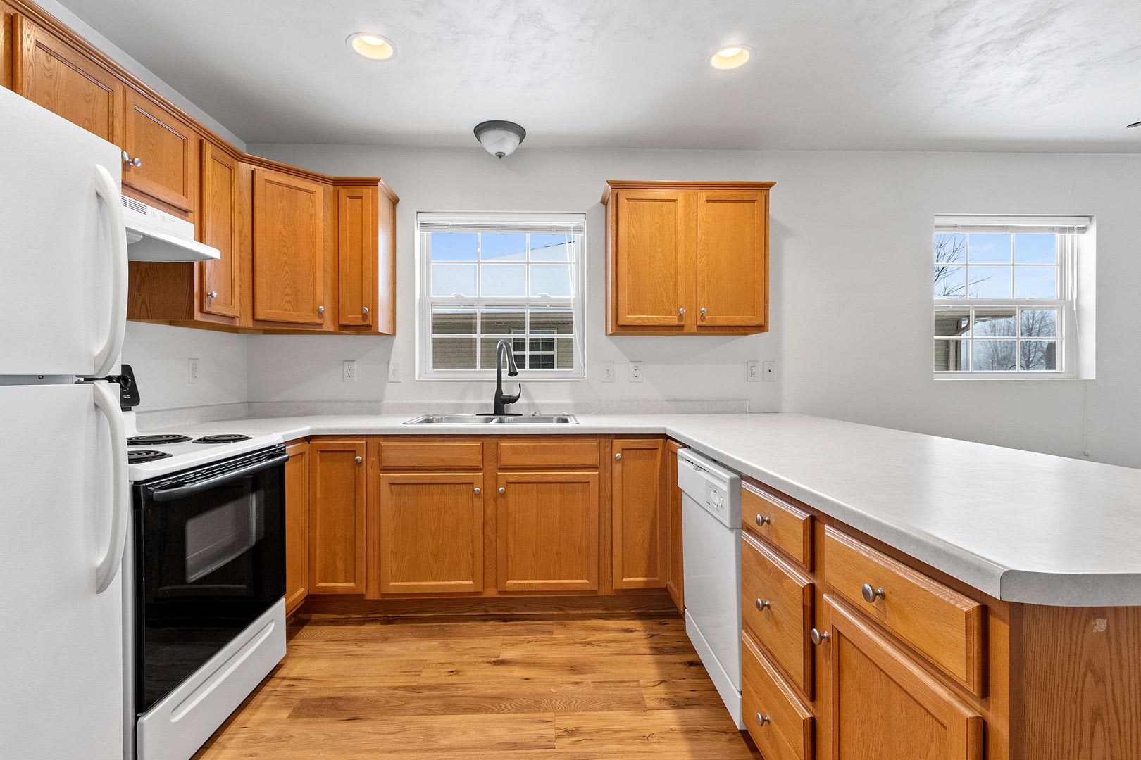 2 Bedroom 1 5 Bathroom Lower Private Entrance – photo 1 of 24