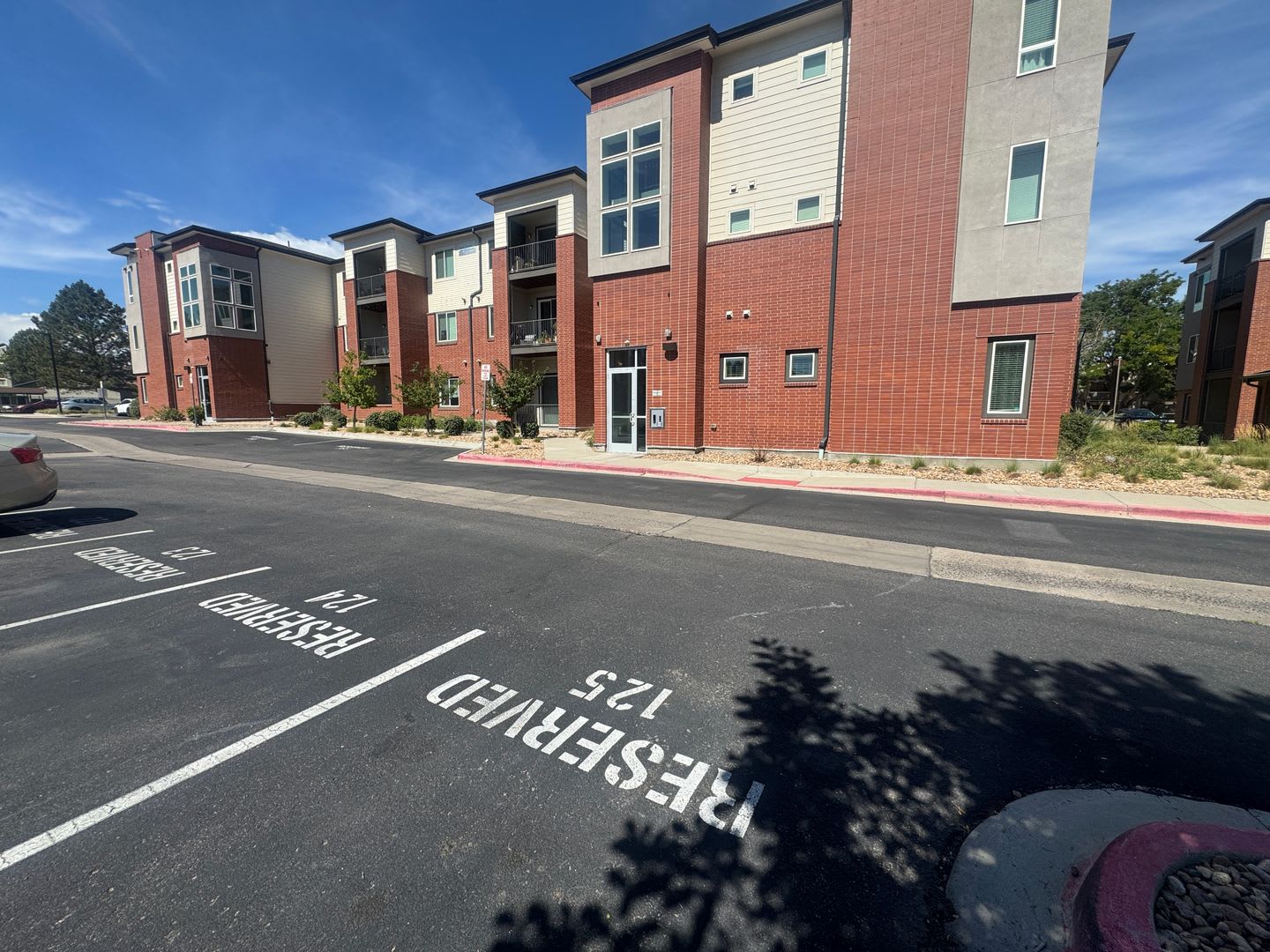 Contemporary 2 Bedroom Condo In The Heart Of Aurora – photo 1