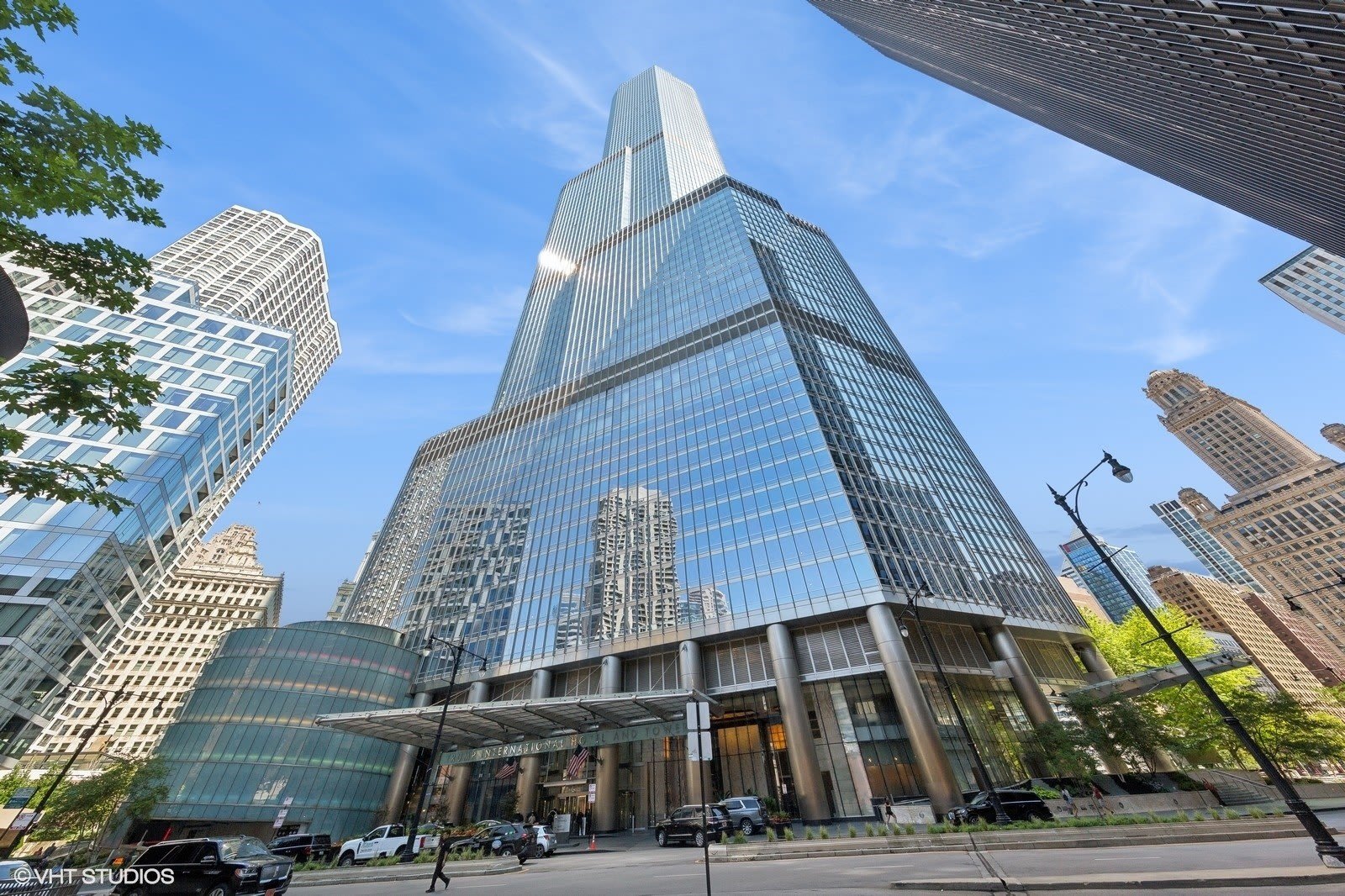 401 N Wabash Avenue – photo 1