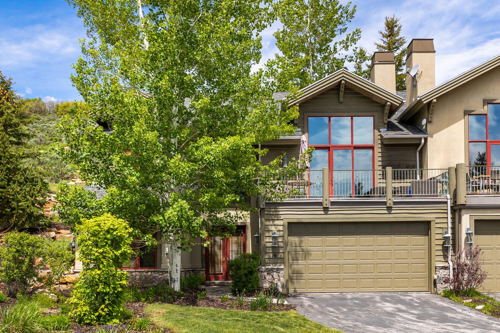 Luxury Townhome at The Cove at Eagle Mountain in Park Meadows – photo 1