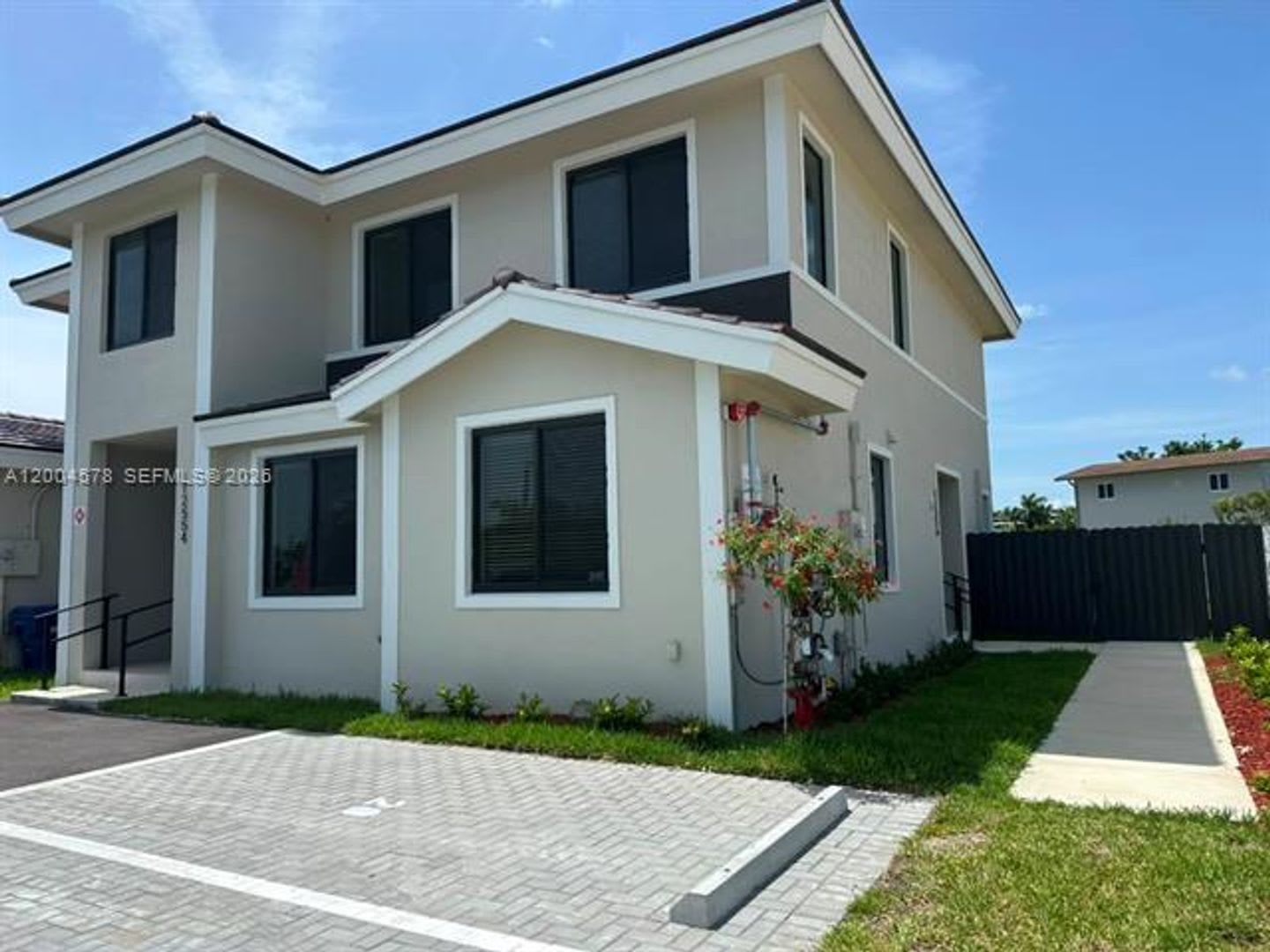 12554 SW 194th St # 12554, Miami, FL 33177 – photo 1 of 19