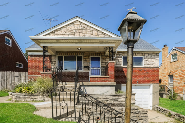 5450 Lawrence Road – photo 1 of 14