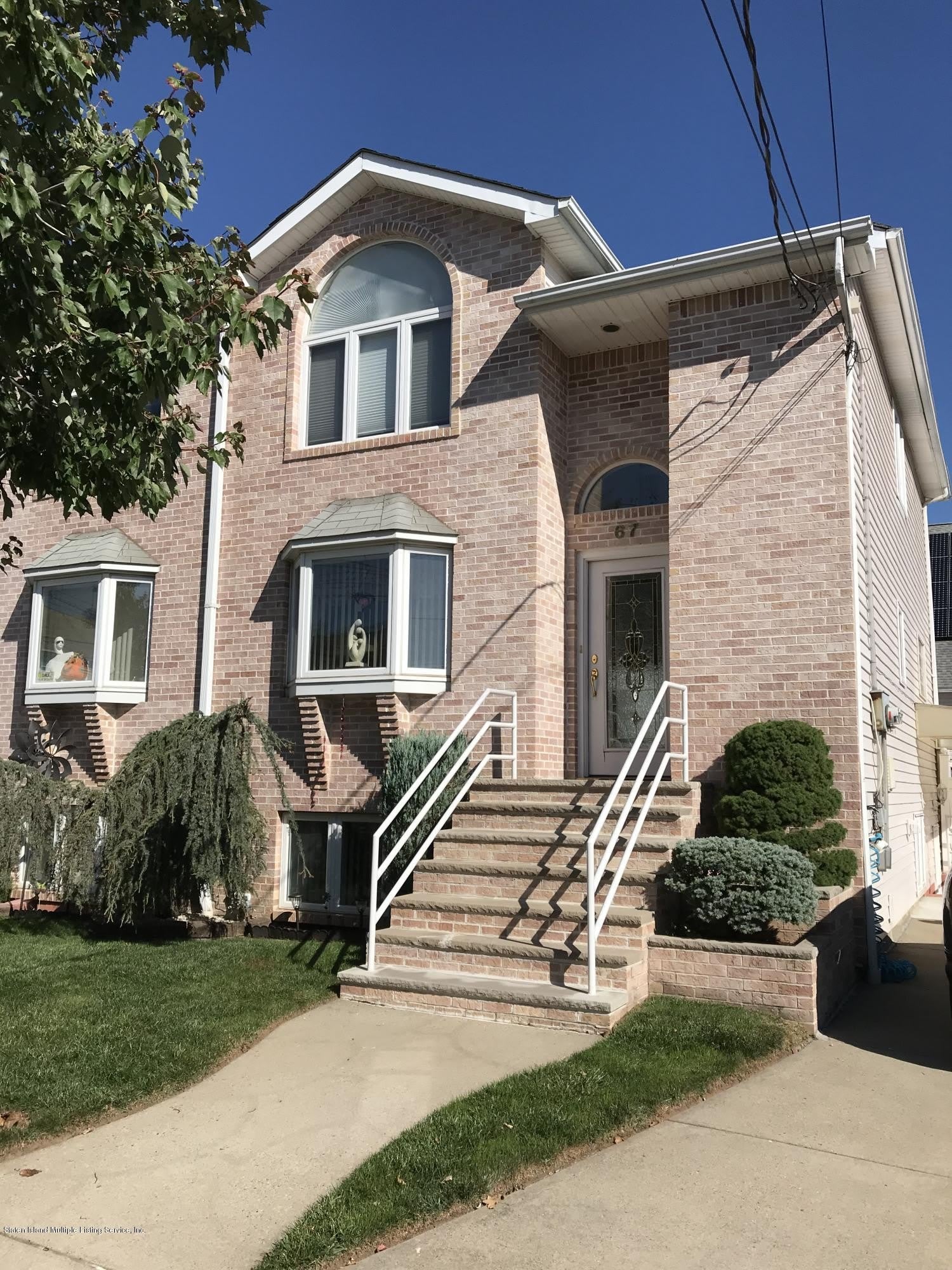 67 Robinson Avenue – photo 1 of 6