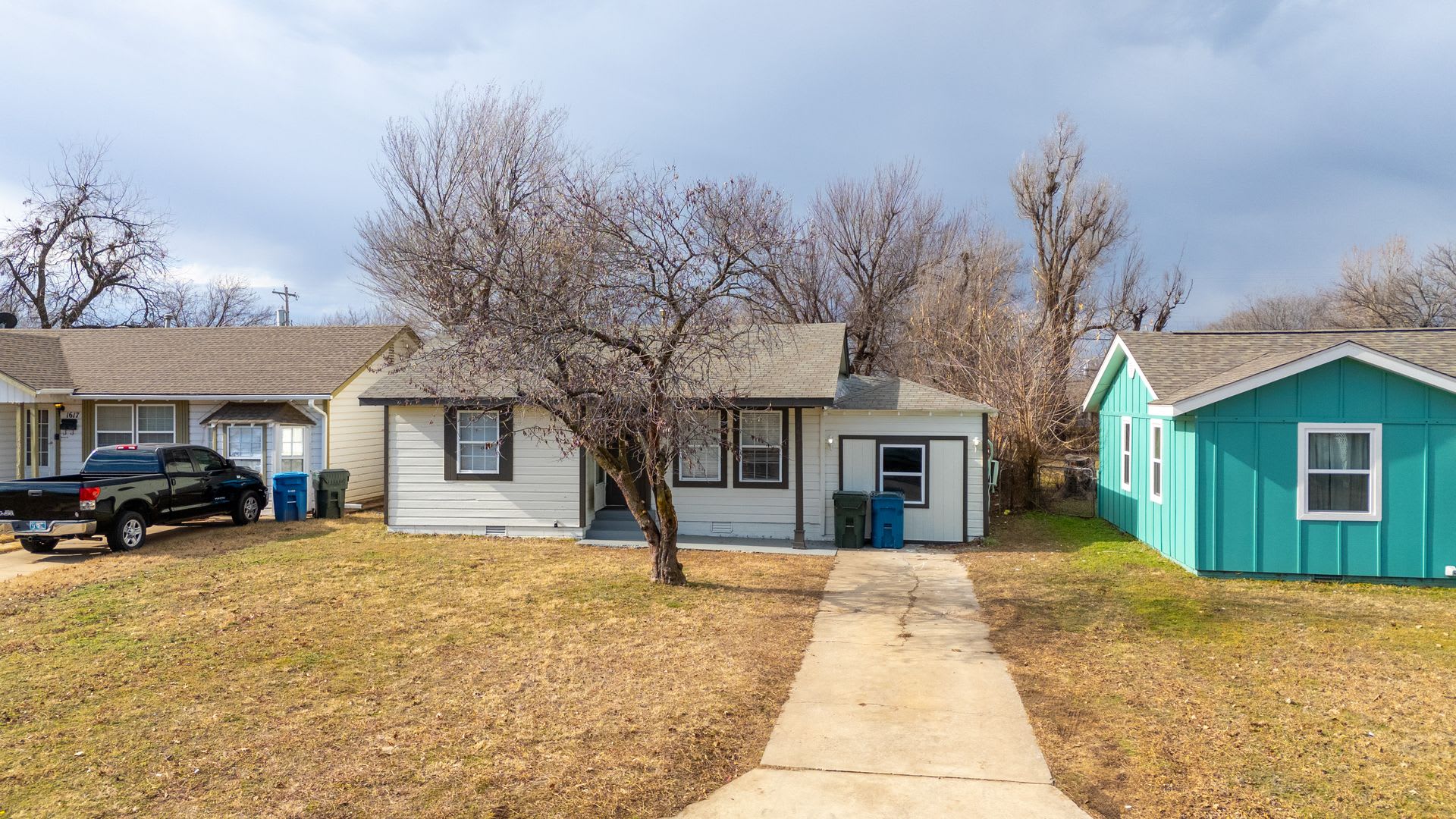 Check out this 2 bedroom home! – photo 1