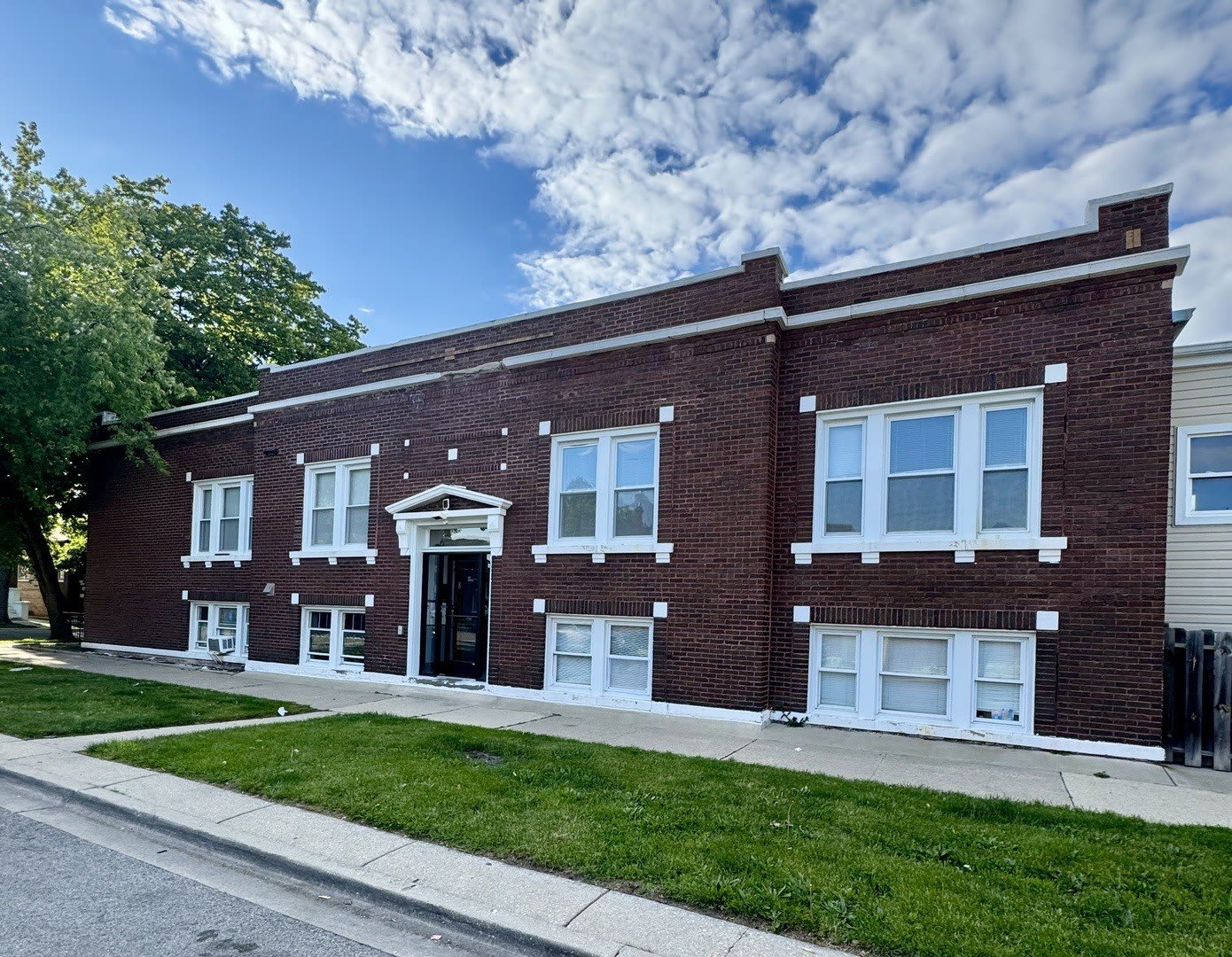 2345 Cuyler Avenue – photo 1 of 9