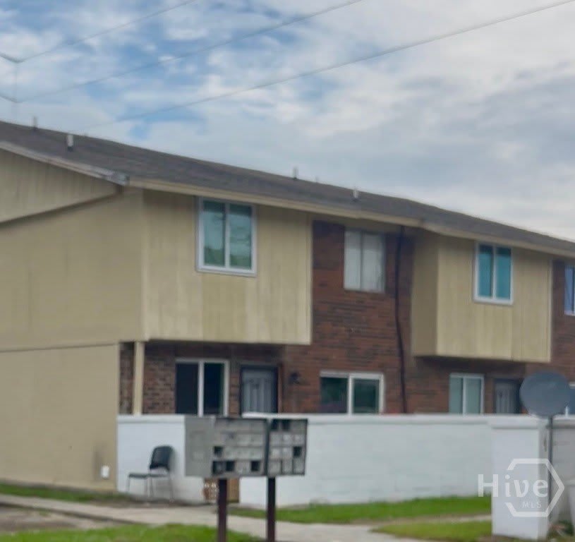 8 Lewis Drive – photo 1