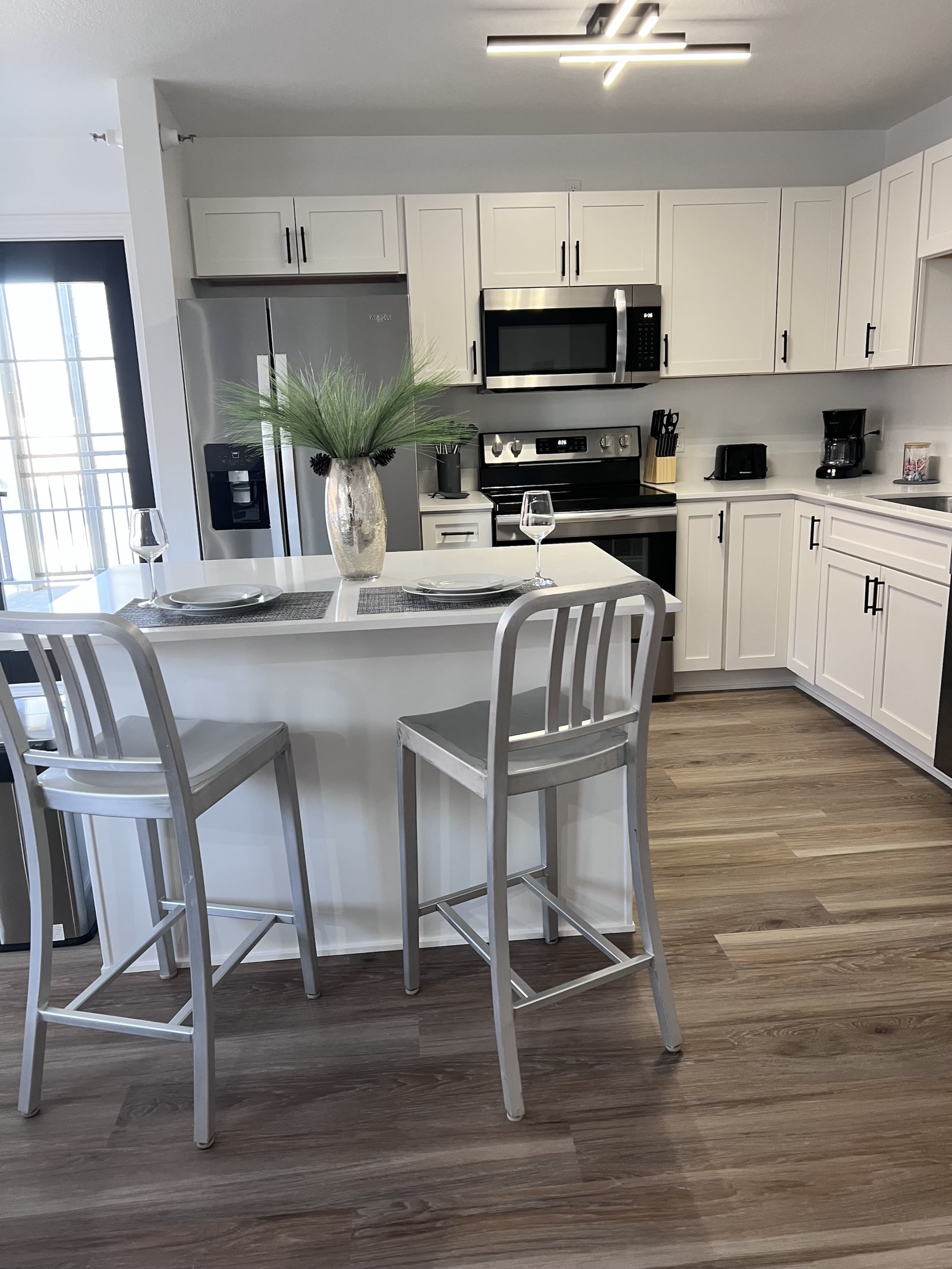 209 West Jefferson St – photo 1 of 13