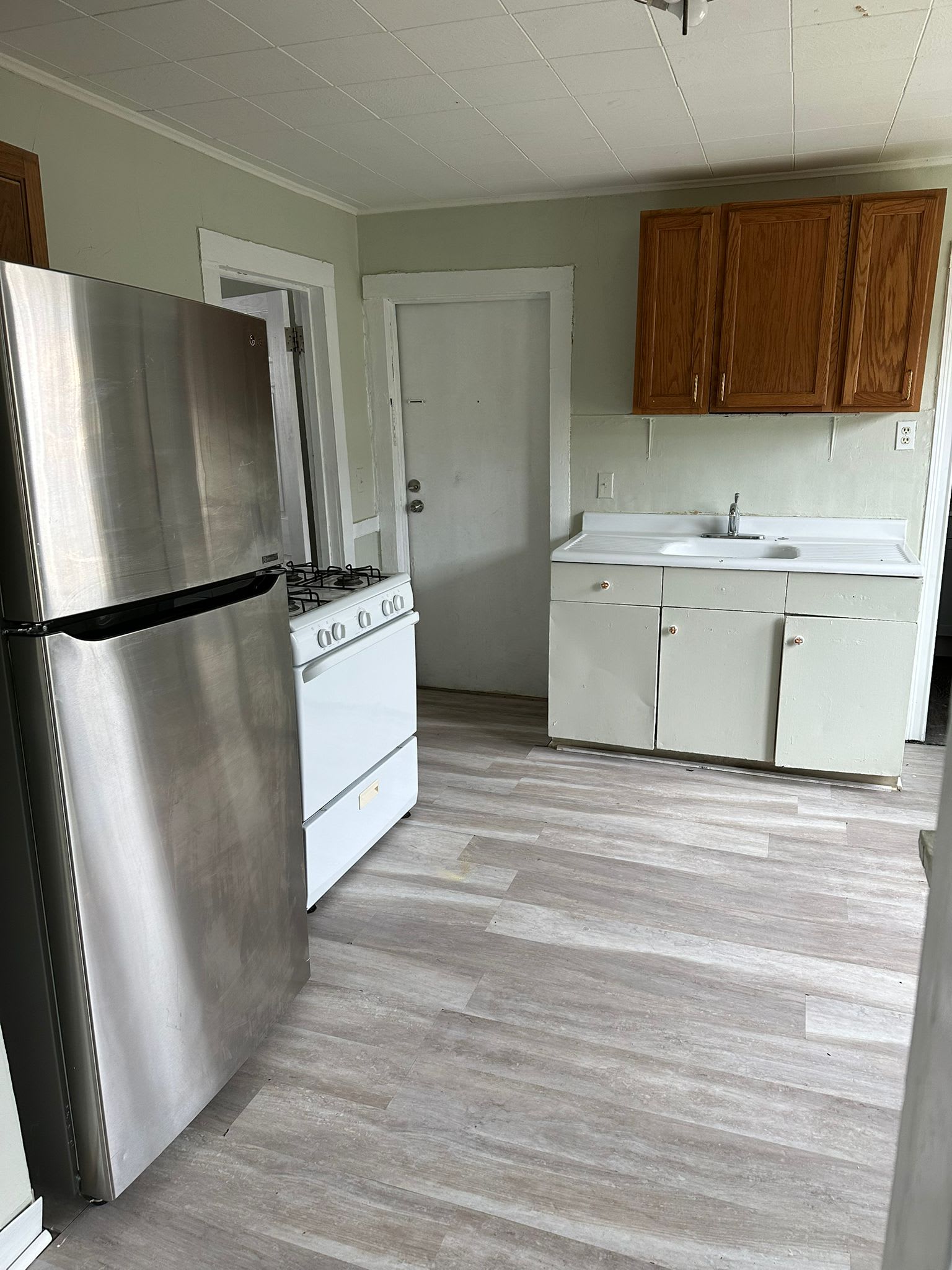 610 East Division Street – photo 1