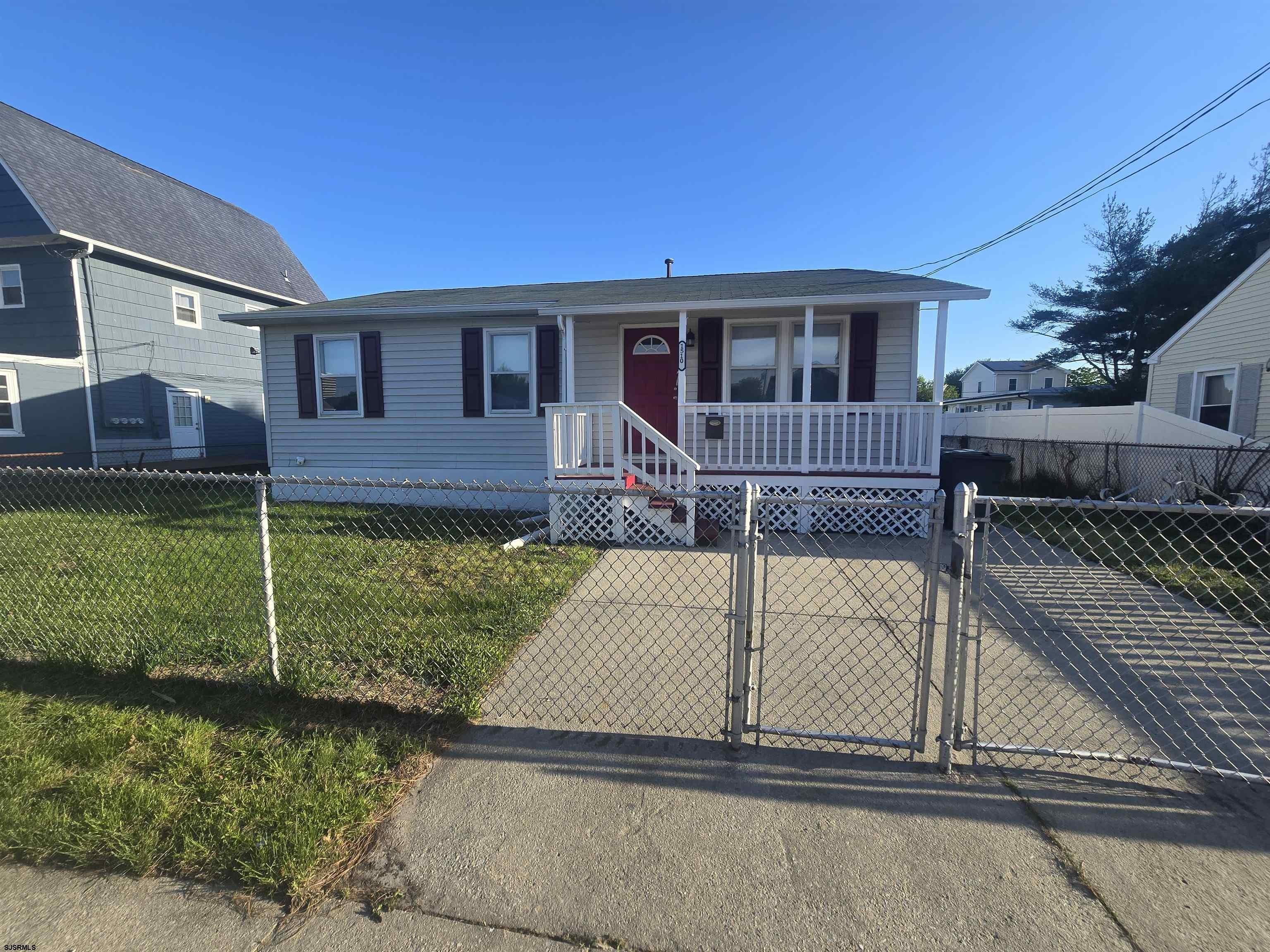 1510 N Arkansas Ave – photo 1 of 23