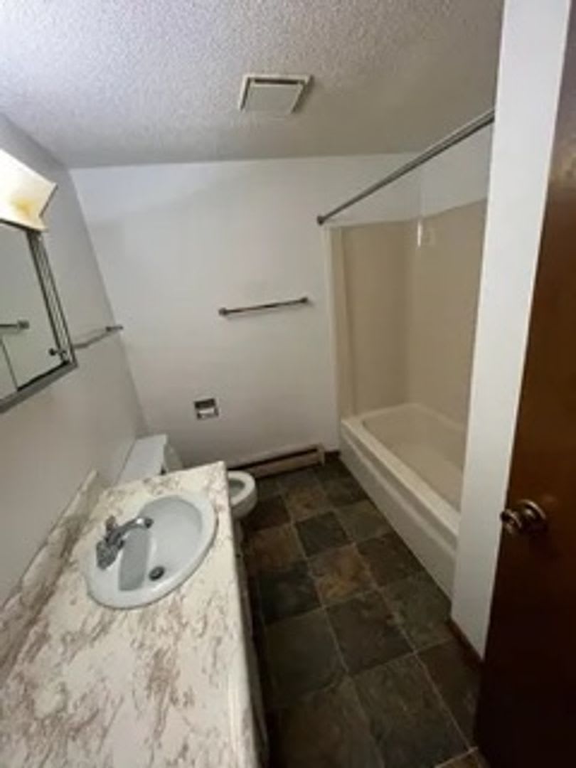 102 Rob Roy Ln – photo 1 of 10