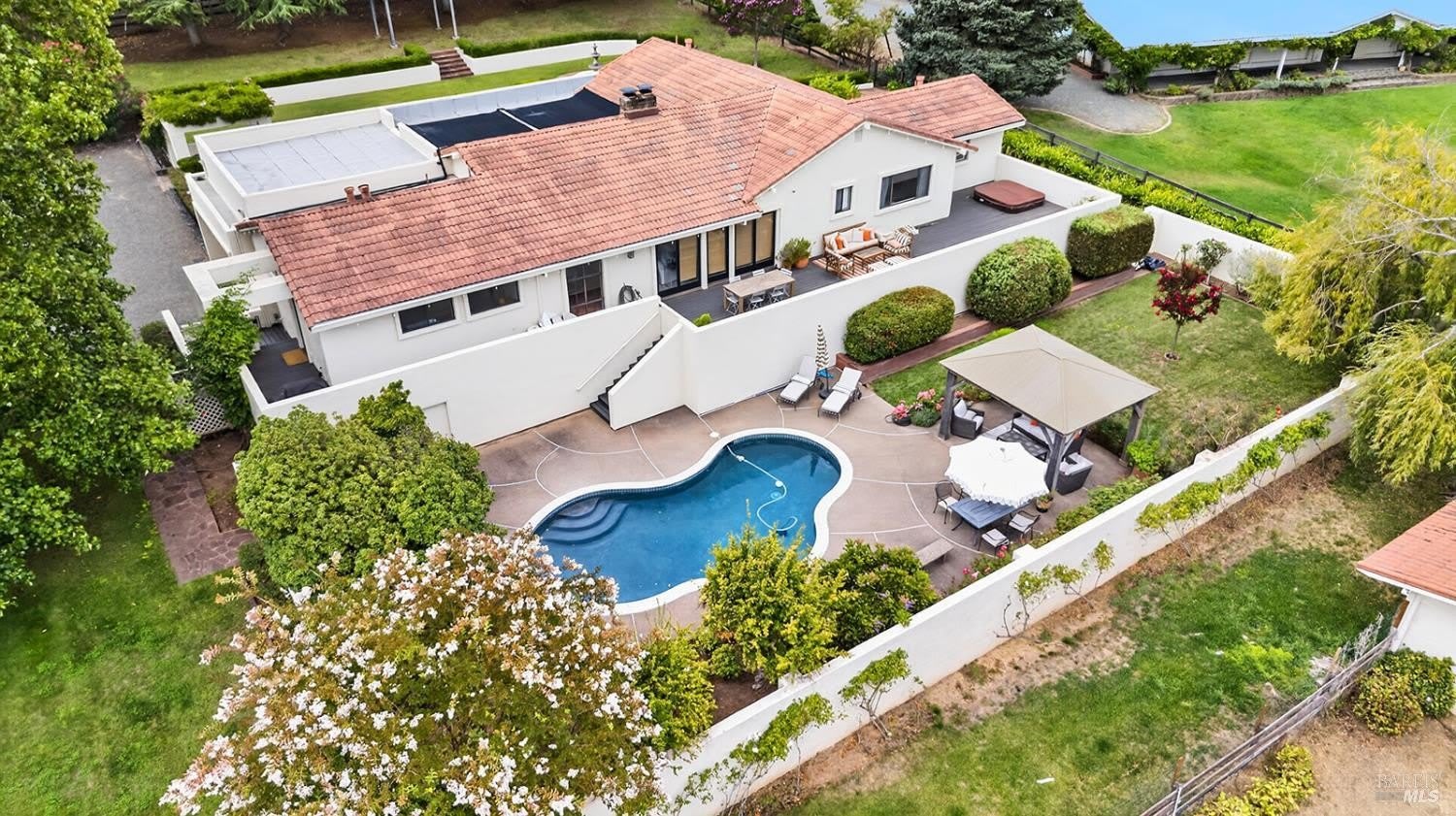 15644 Arnold Drive – photo 1 of 253