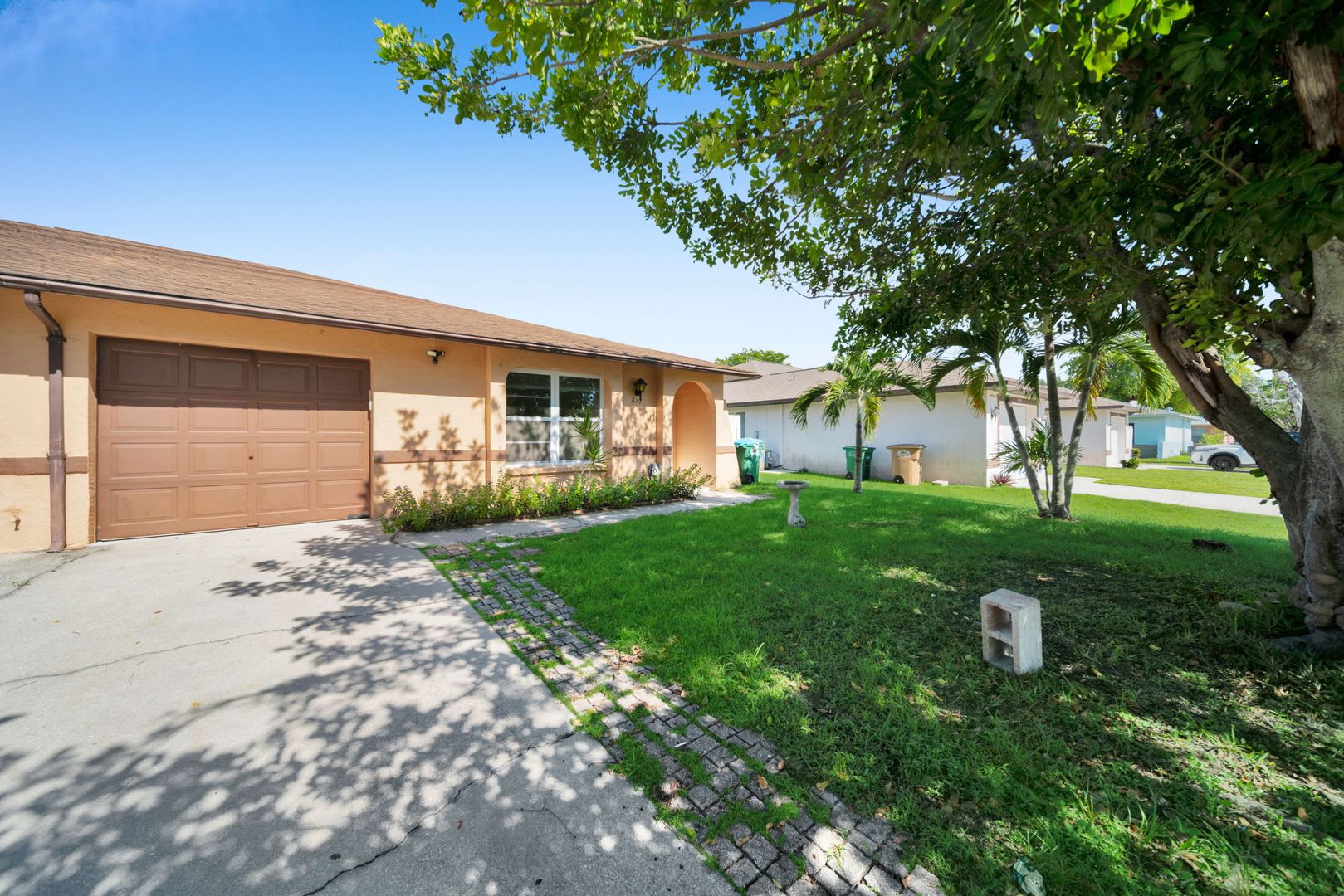517 SE 23rd PL – photo 1